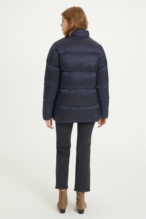  DİK YAKA KAPİTONE MONT