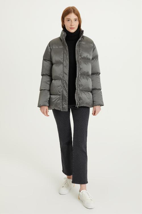  DİK YAKA KAPİTONE MONT