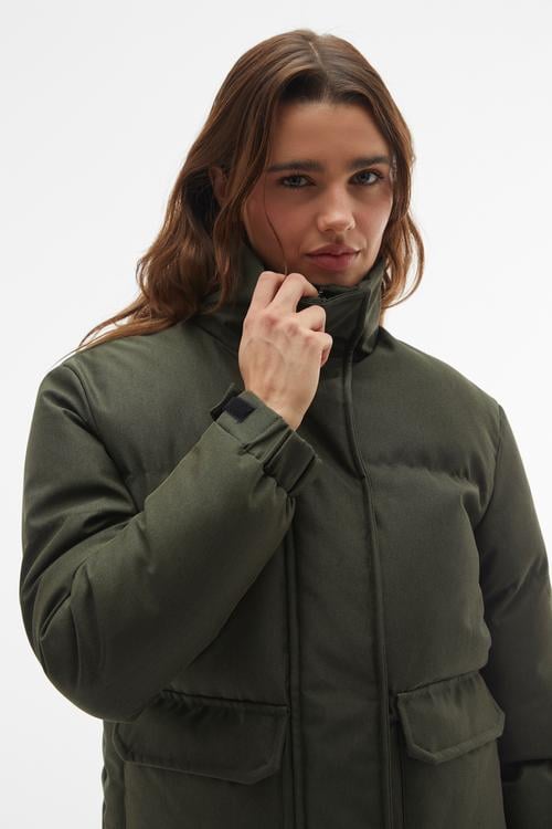  DİK YAKA KAPİTONELİ ŞİŞME CROP MONT