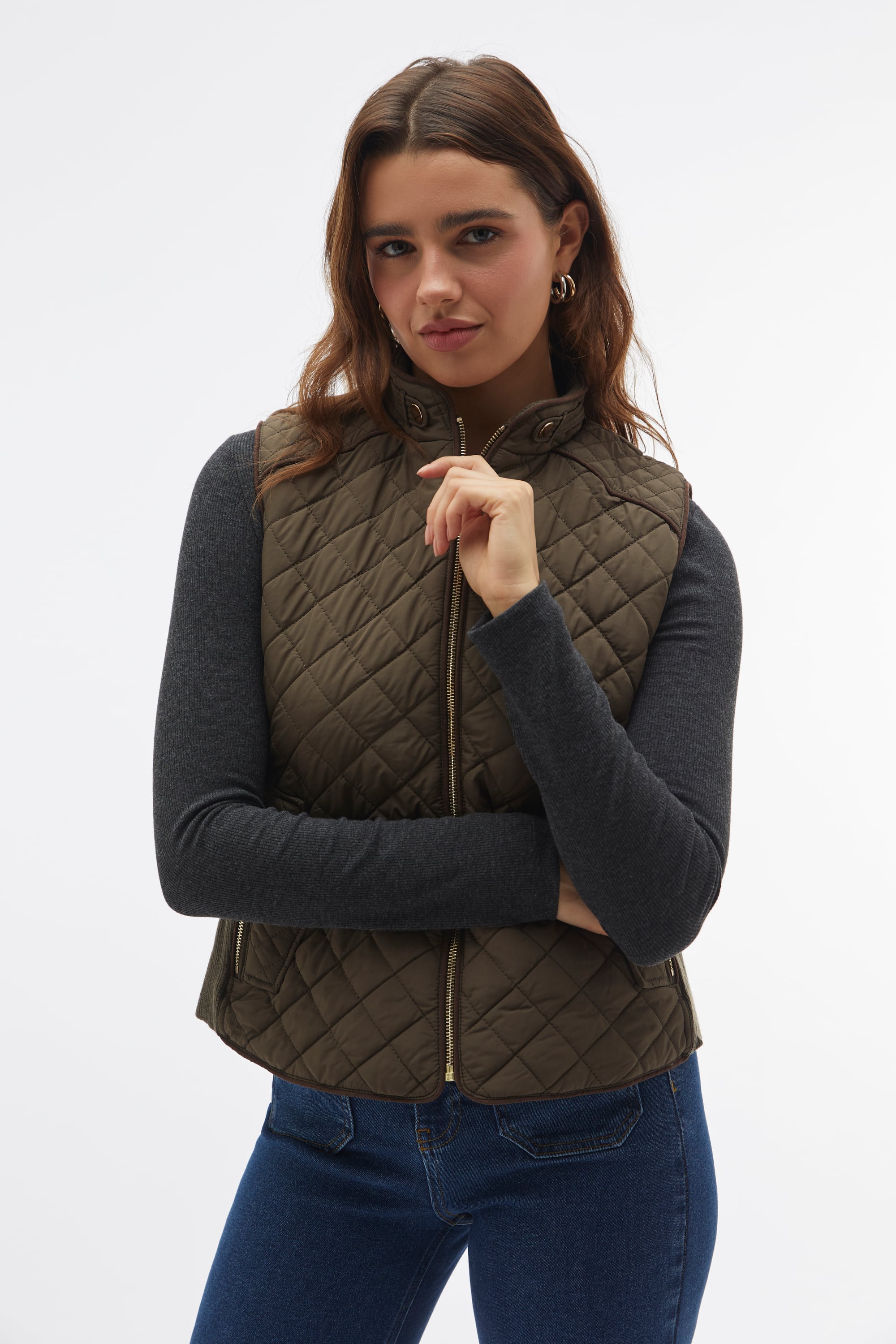 KAPİTONELİ DÜĞME DETAYLI YELEK