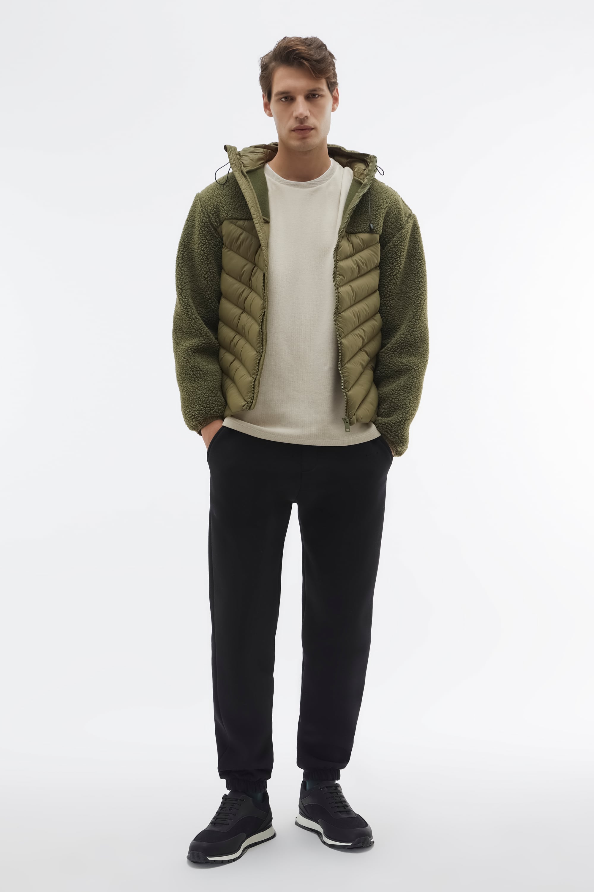 KAPİTONELİ PELÜŞ DETAYLI KAPÜŞONLU MONT