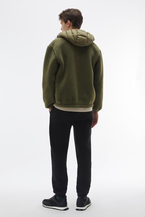 KAPİTONELİ PELÜŞ DETAYLI KAPÜŞONLU MONT