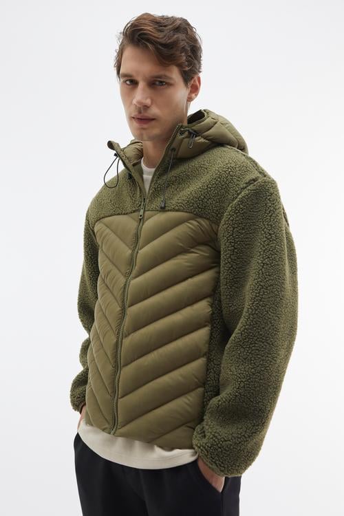 KAPİTONELİ PELÜŞ DETAYLI KAPÜŞONLU MONT