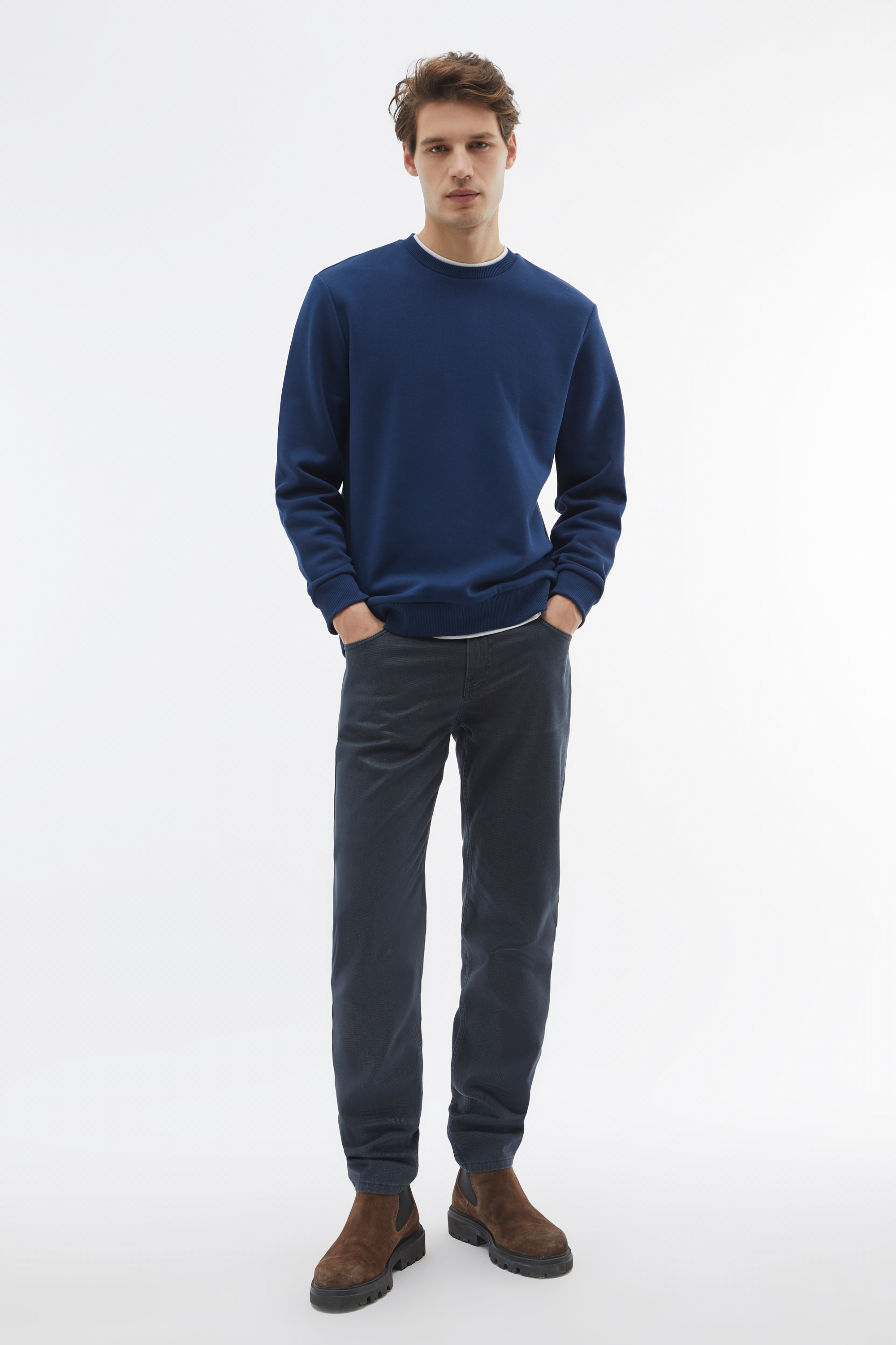 YAKA DETAYLI UZUN KOLLU SWEATSHIRT