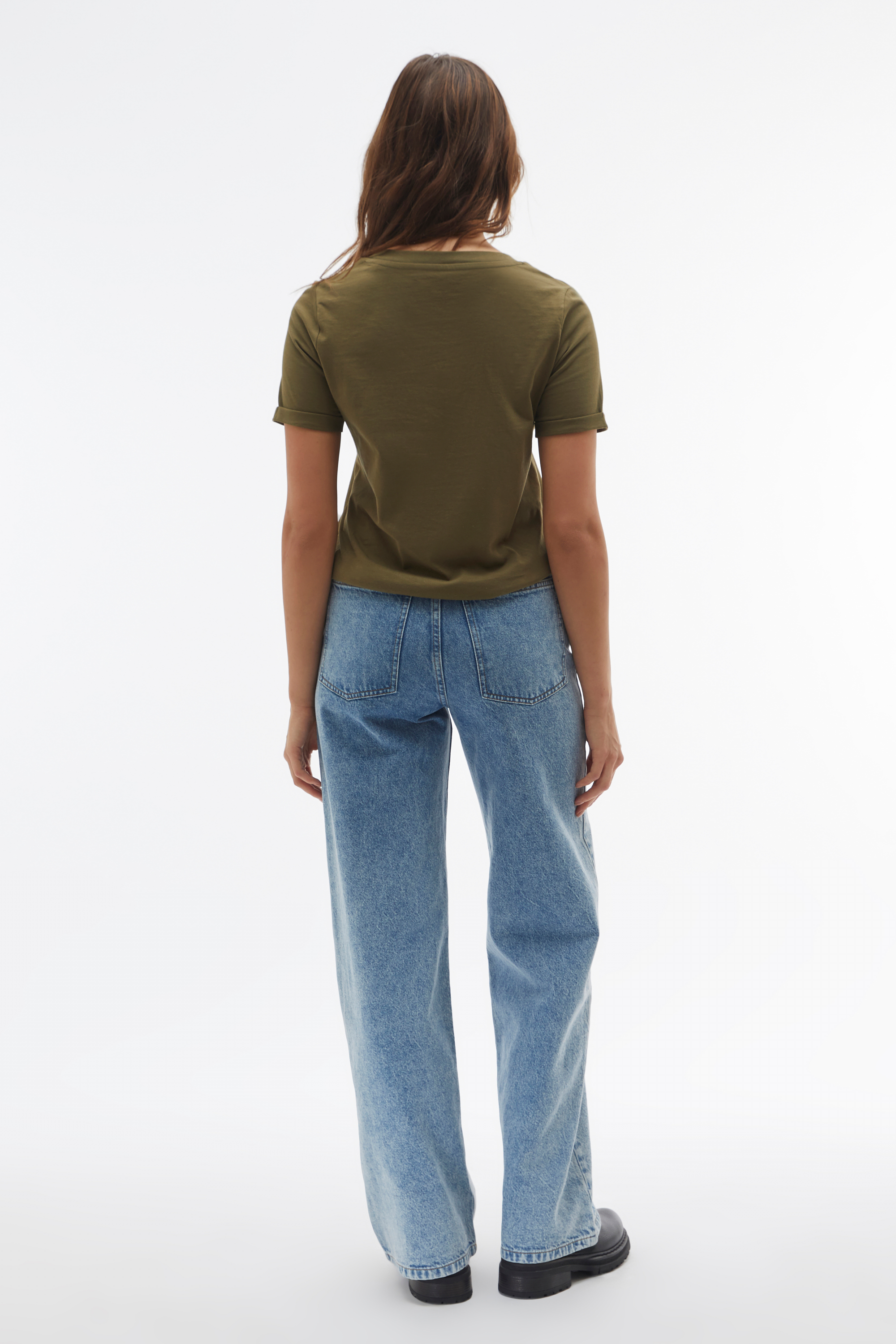 PAMUKLU V YAKA T-SHIRT