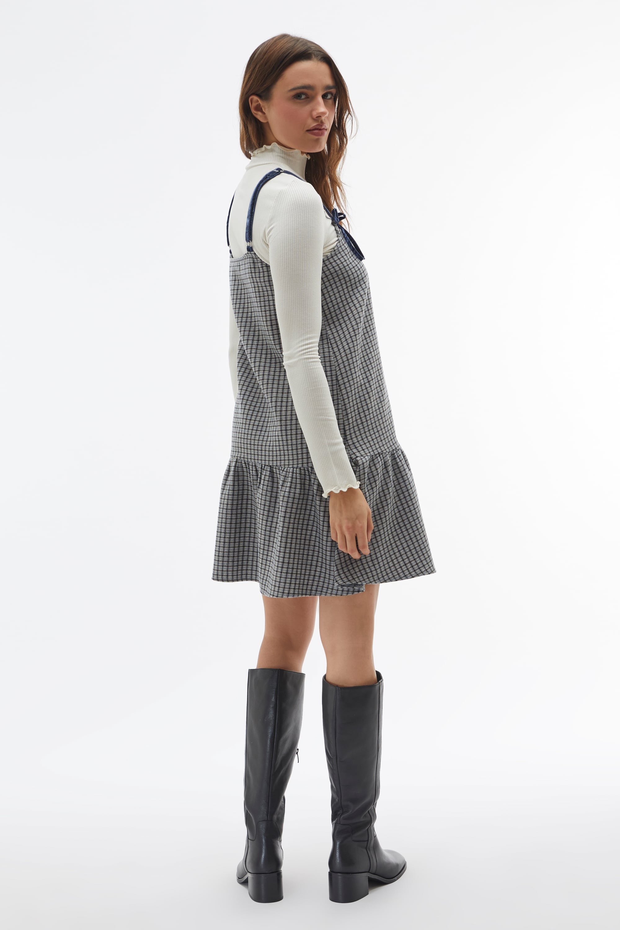 EKOSELİ KADİFE ASKILI MİNİ ELBİSE