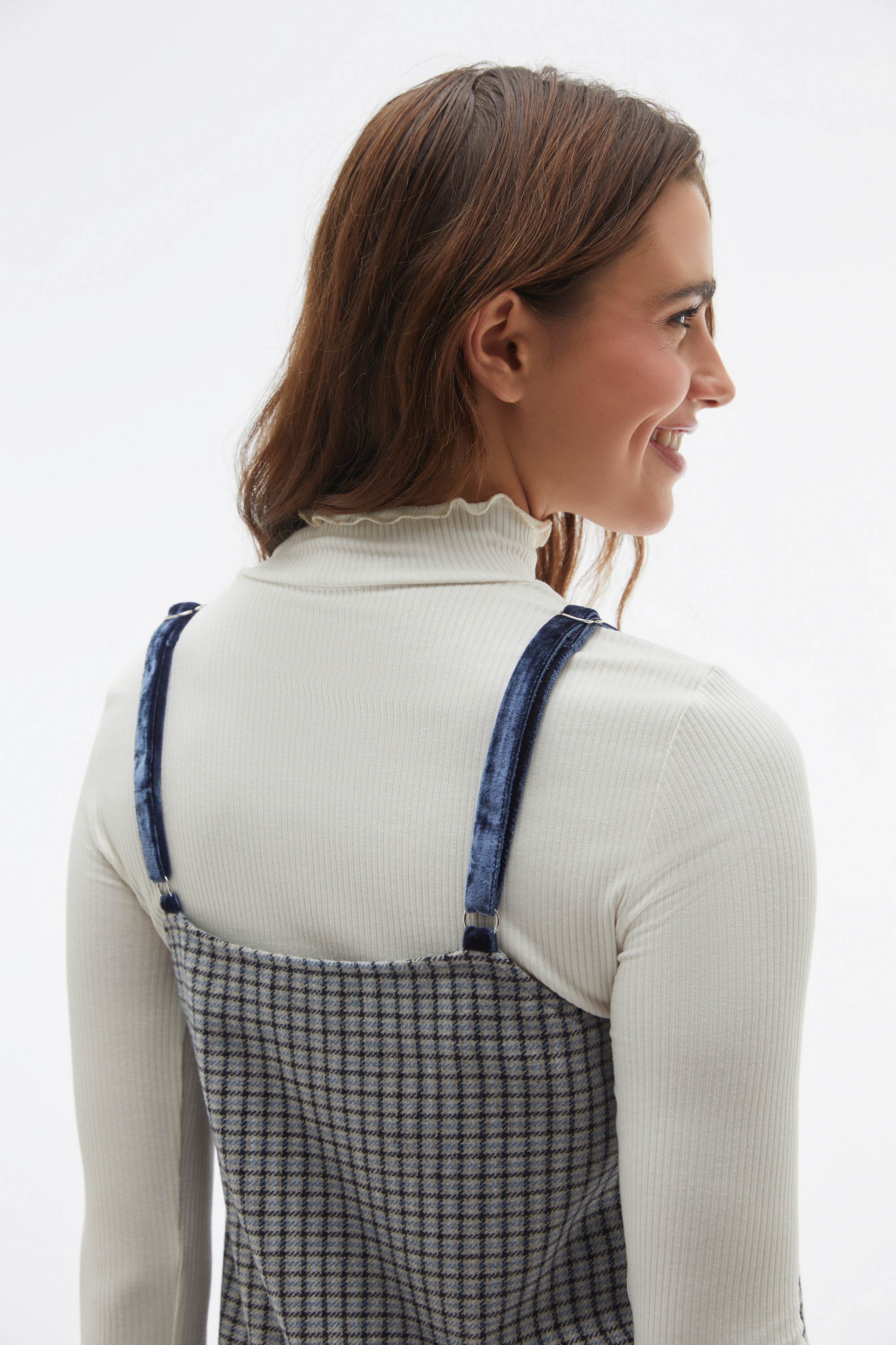 EKOSELİ KADİFE ASKILI MİNİ ELBİSE