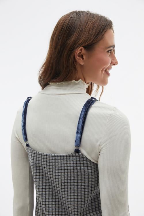 EKOSELİ KADİFE ASKILI MİNİ ELBİSE