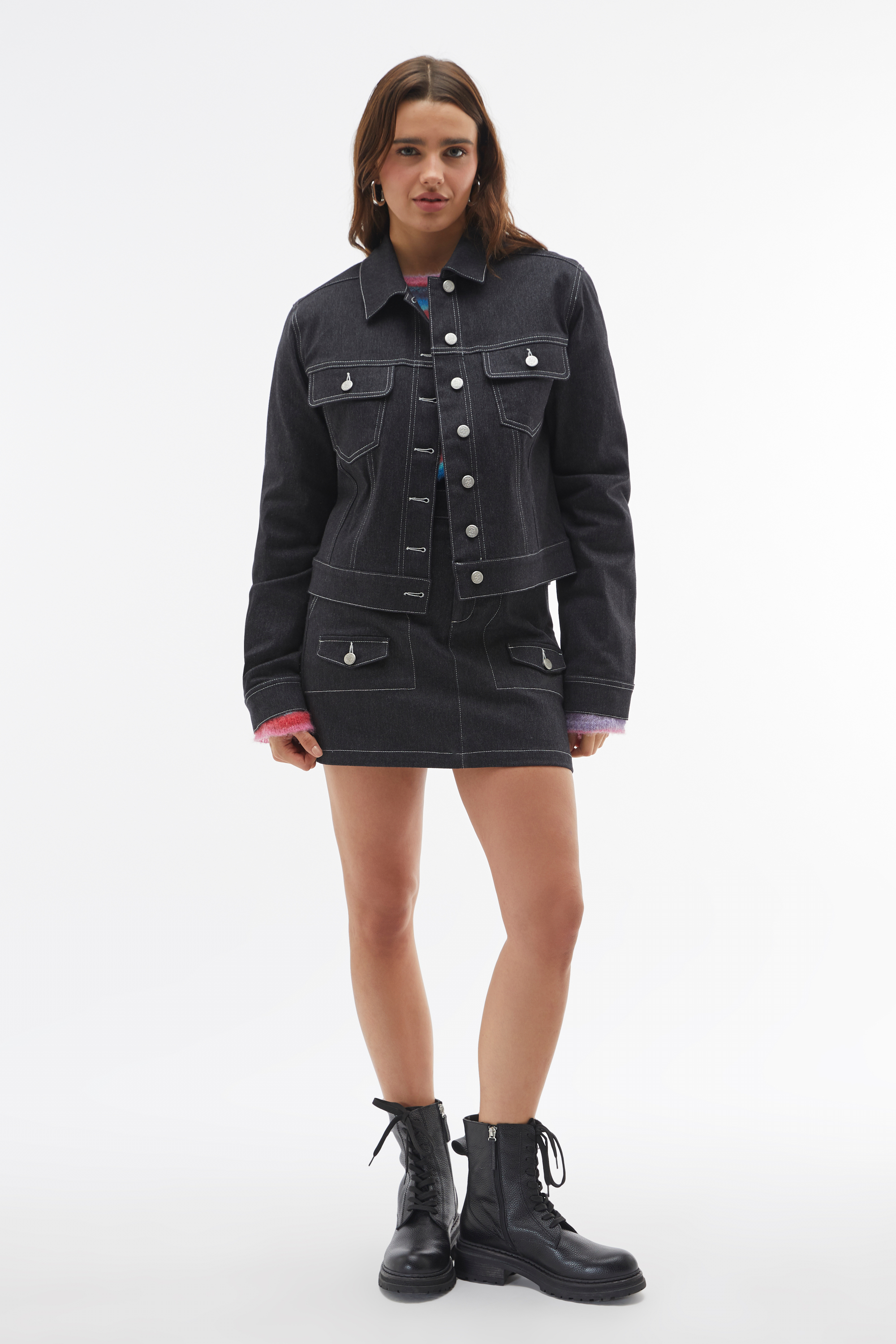 DİKİŞ DETAYLI CROP JEAN CEKET