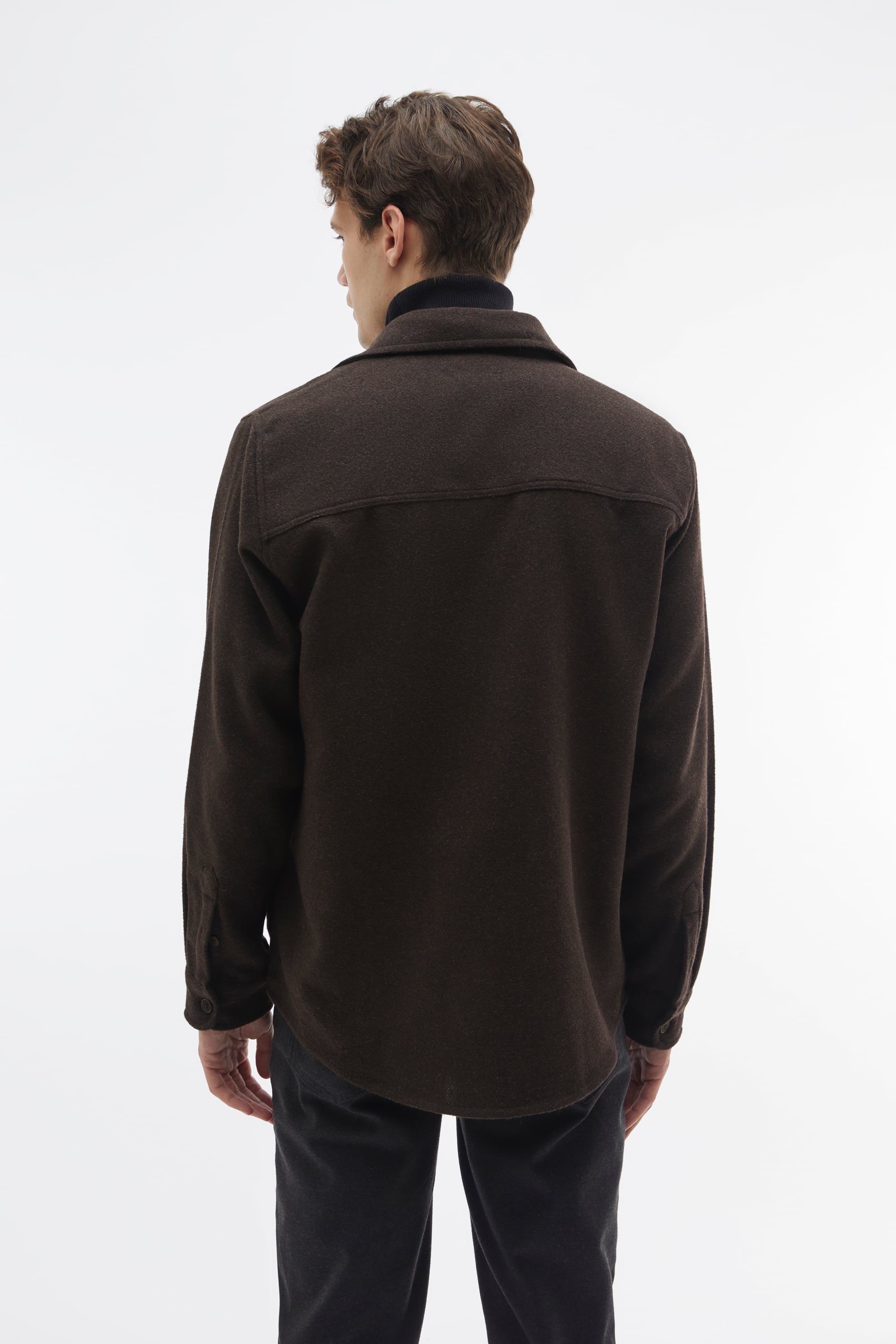 ÇİFT CEPLİ DOKULU REGULAR FIT UZUN KOLLU GÖMLEK