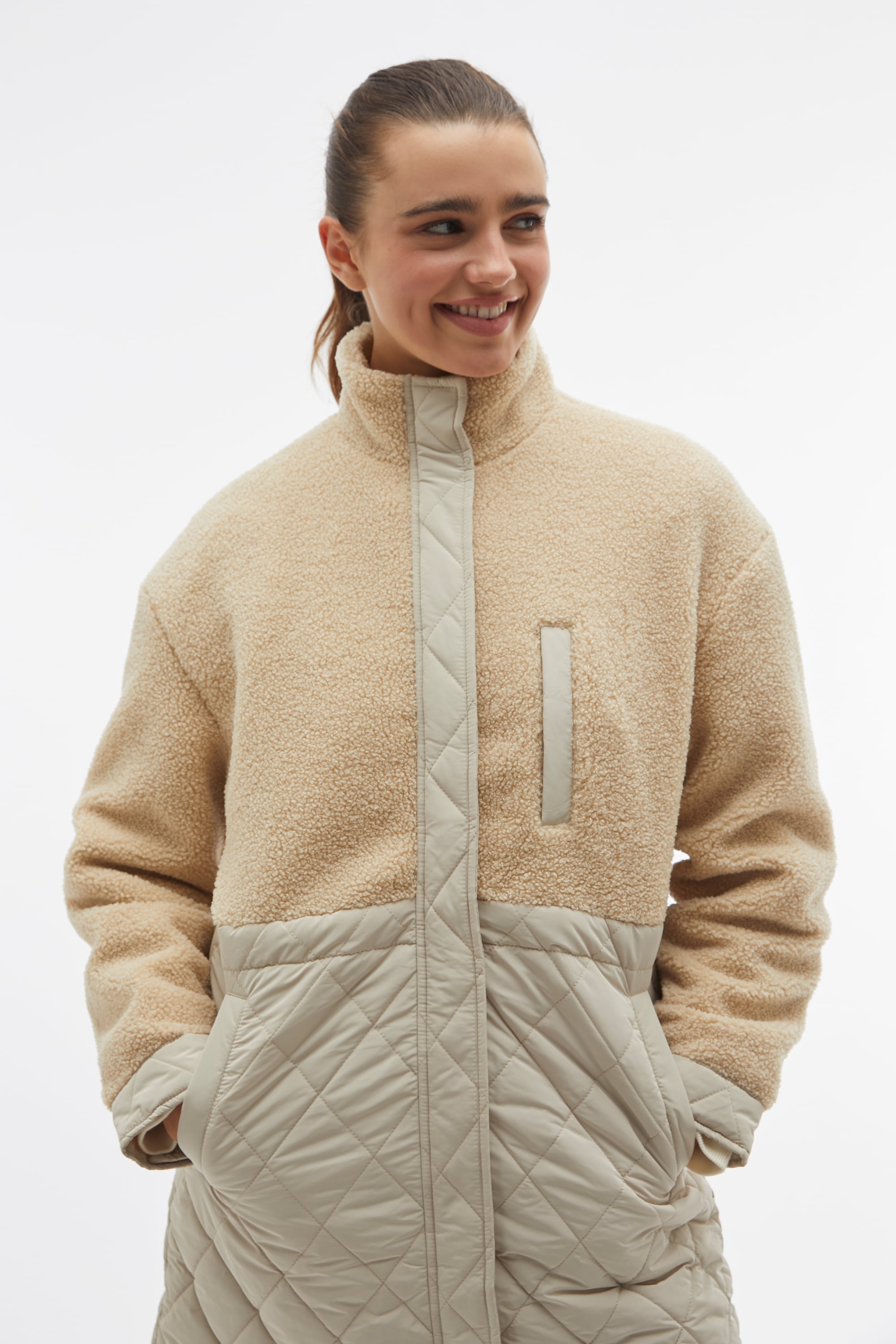 KAPİTONELİ PELÜŞ DETAYLI MONT CEKET