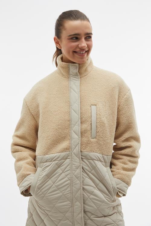 KAPİTONELİ PELÜŞ DETAYLI MONT CEKET