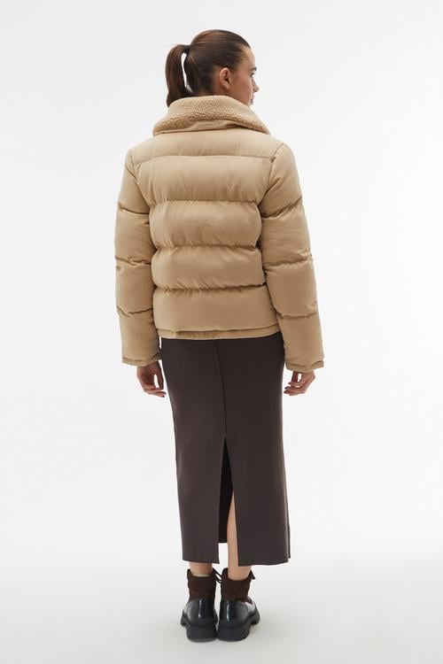 KÜRK YAKA KAPİTONELİ MONT