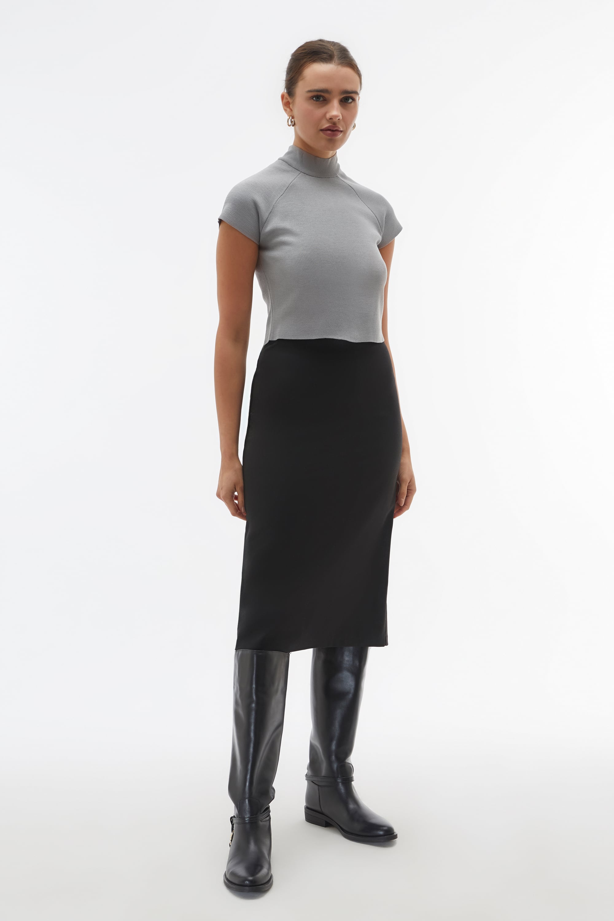 DİK YAKA KISA KOLLU CROP KAZAK