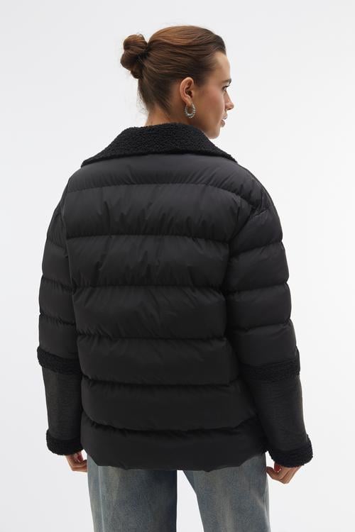 ÖNÜ DERİ GÖRÜNÜMLÜ ŞİŞME MONT CEKET