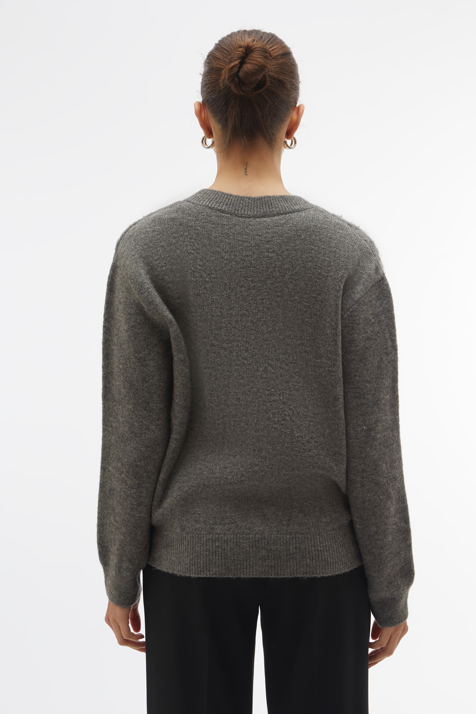 SAÇ ÖRGÜLÜ İNCİ İŞLEMELİ HIRKA