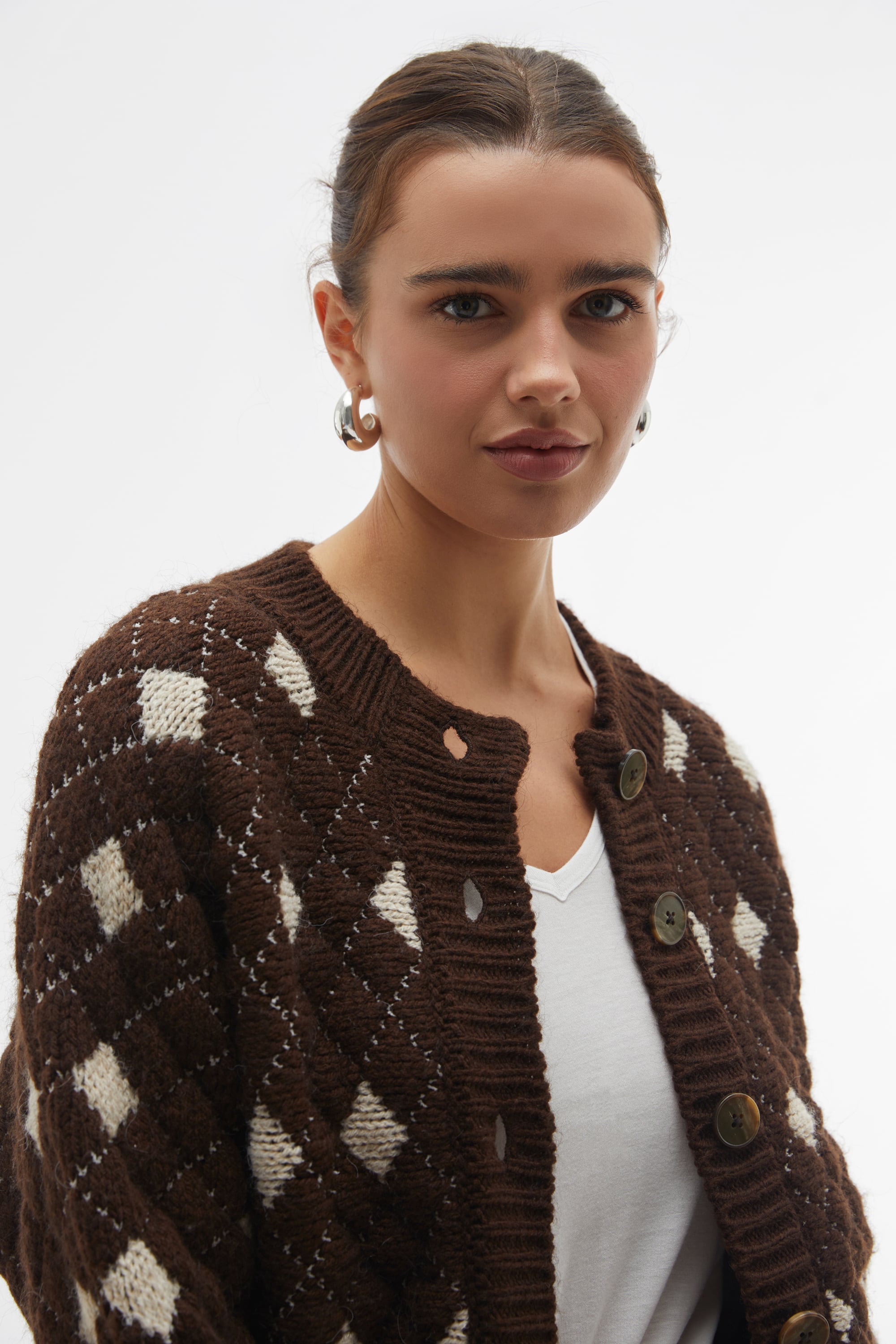 JAKARLI OVERSIZE DÜĞMELİ HIRKA