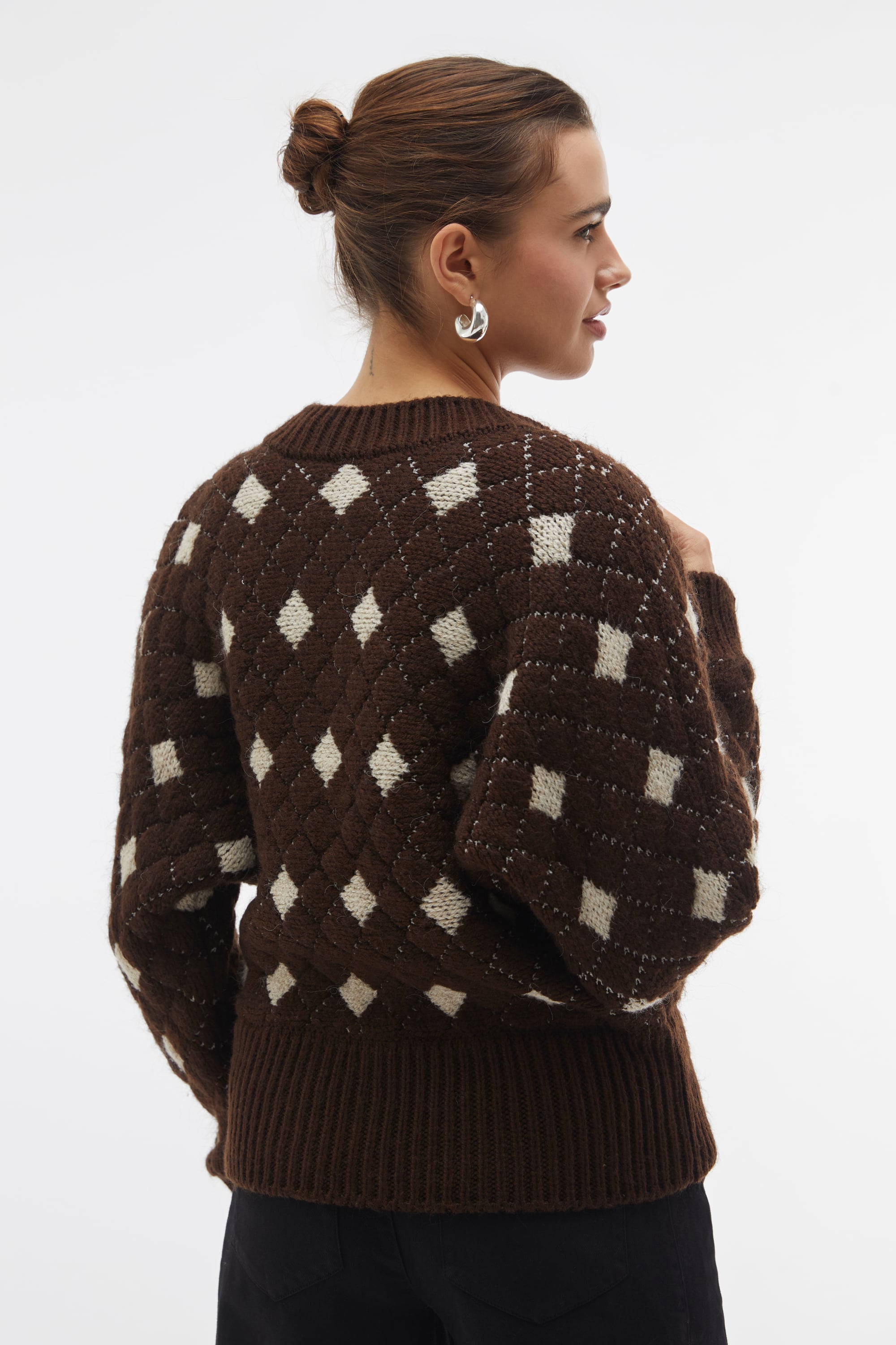 JAKARLI OVERSIZE DÜĞMELİ HIRKA