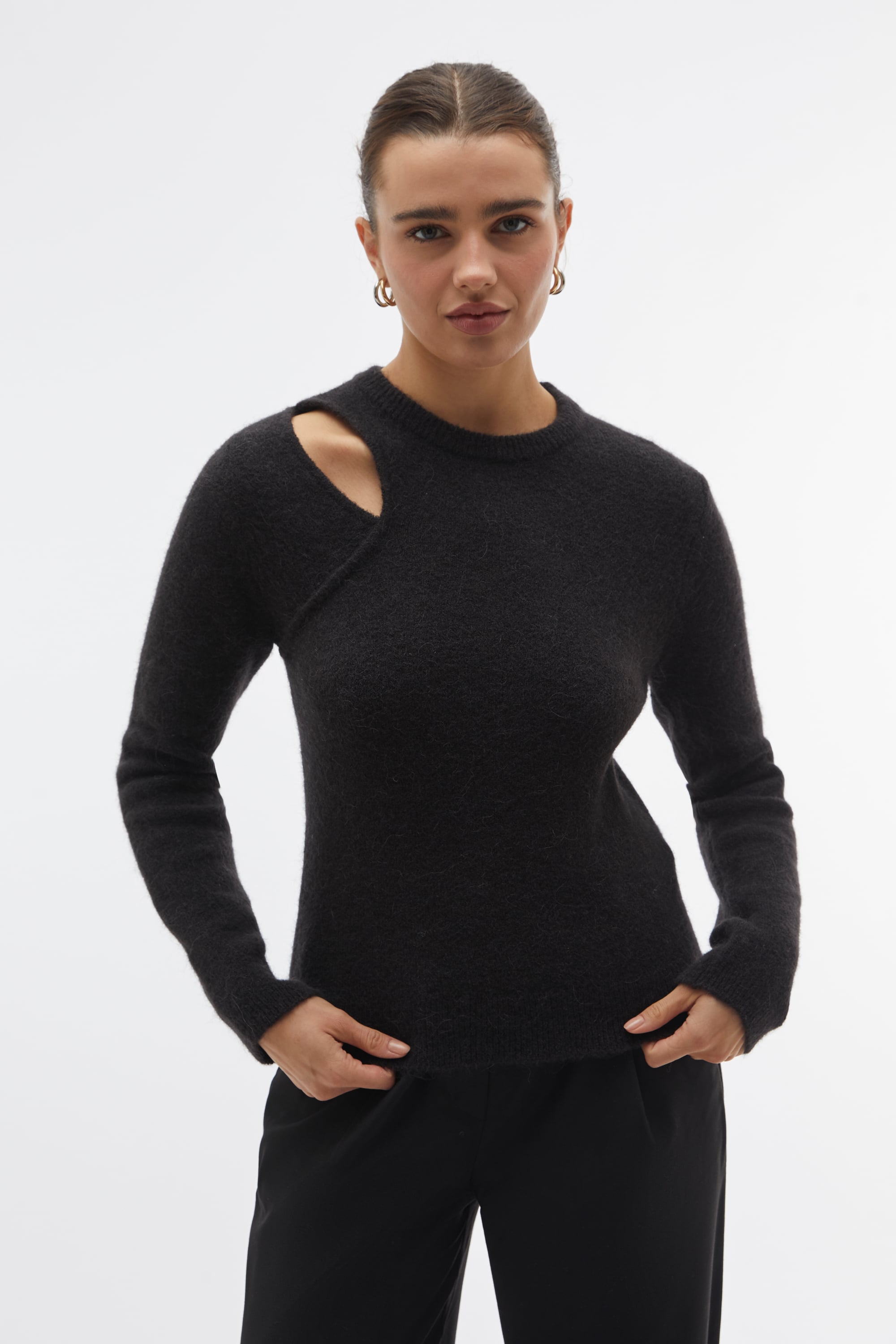 AÇIK OMUZ DETAYLI KAZAK