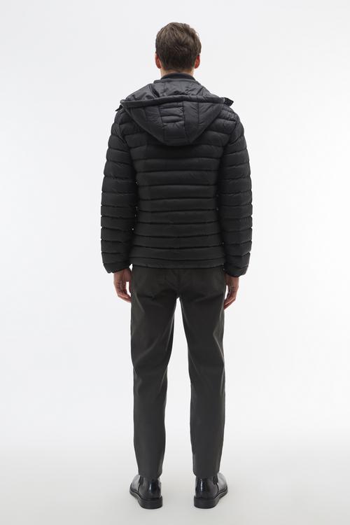 KAPİTONELİ DİK YAKA KAPÜŞONLU ŞİŞME MONT