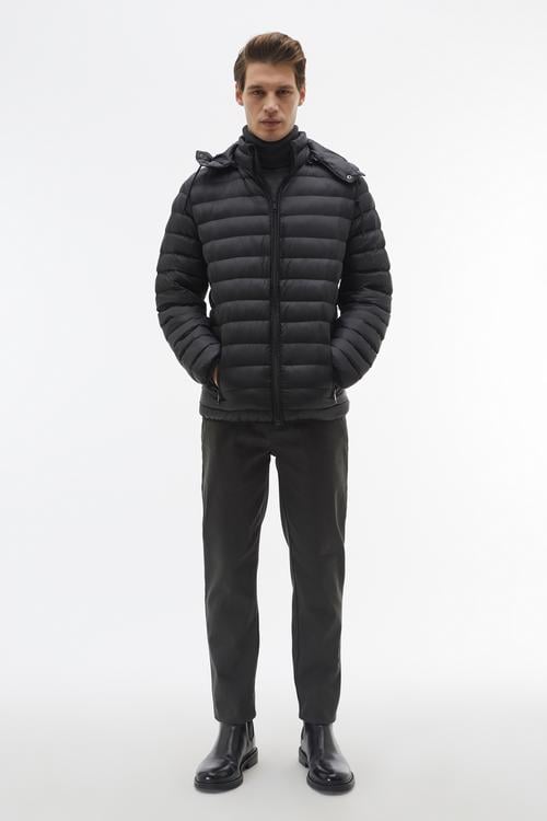 KAPİTONELİ DİK YAKA KAPÜŞONLU ŞİŞME MONT