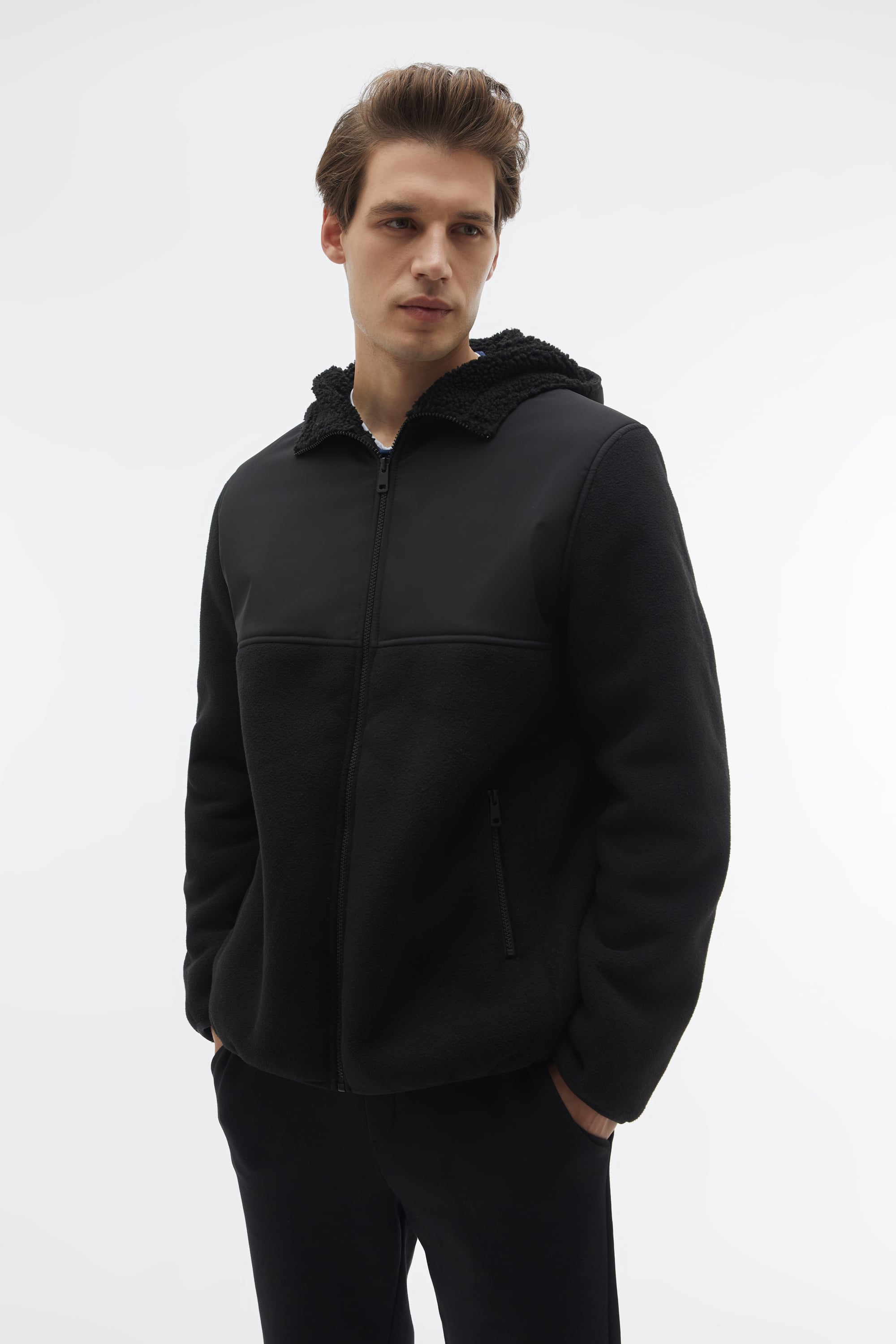 İÇİ KÜRKLÜ KAPÜŞONLU MONT