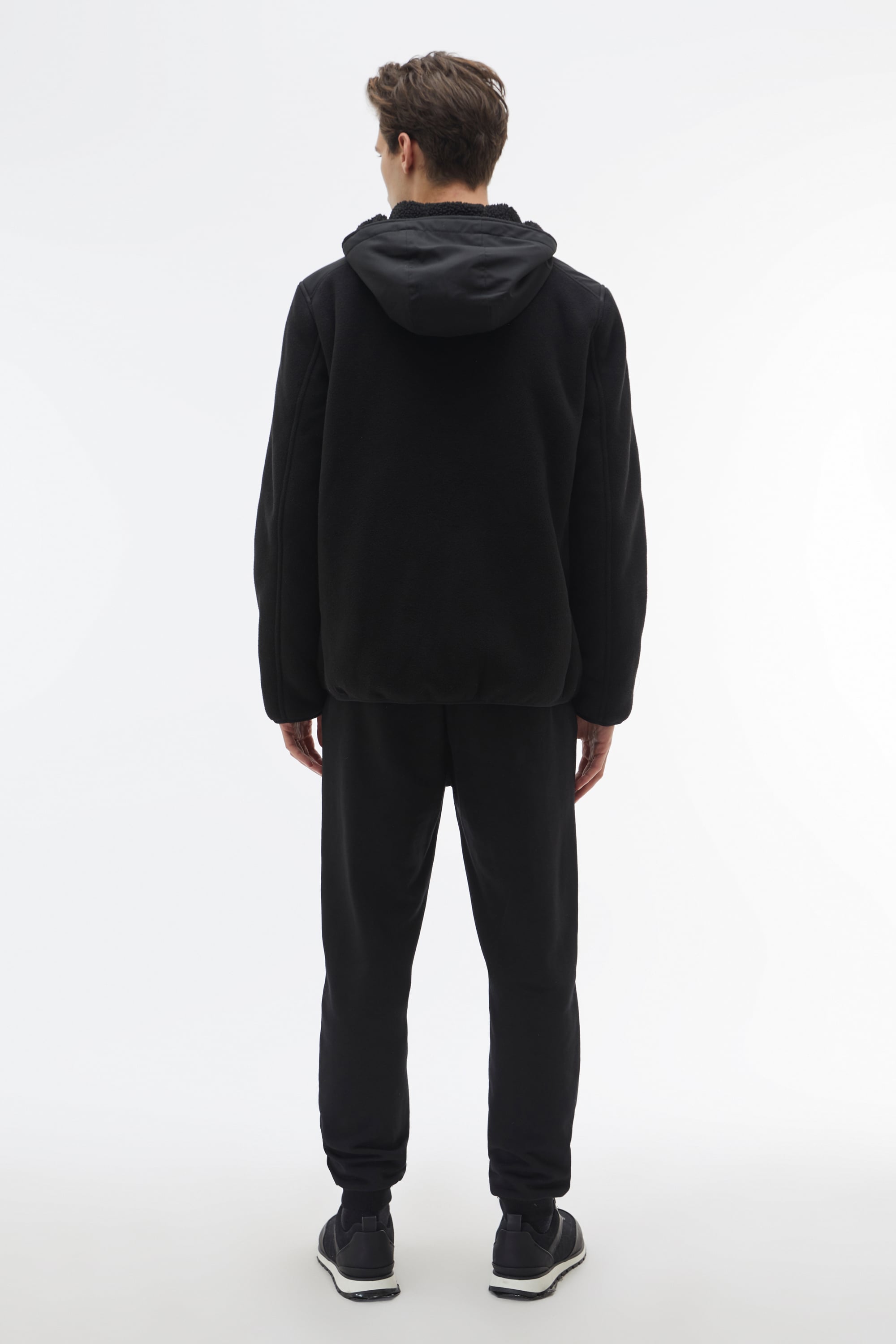 İÇİ KÜRKLÜ KAPÜŞONLU MONT