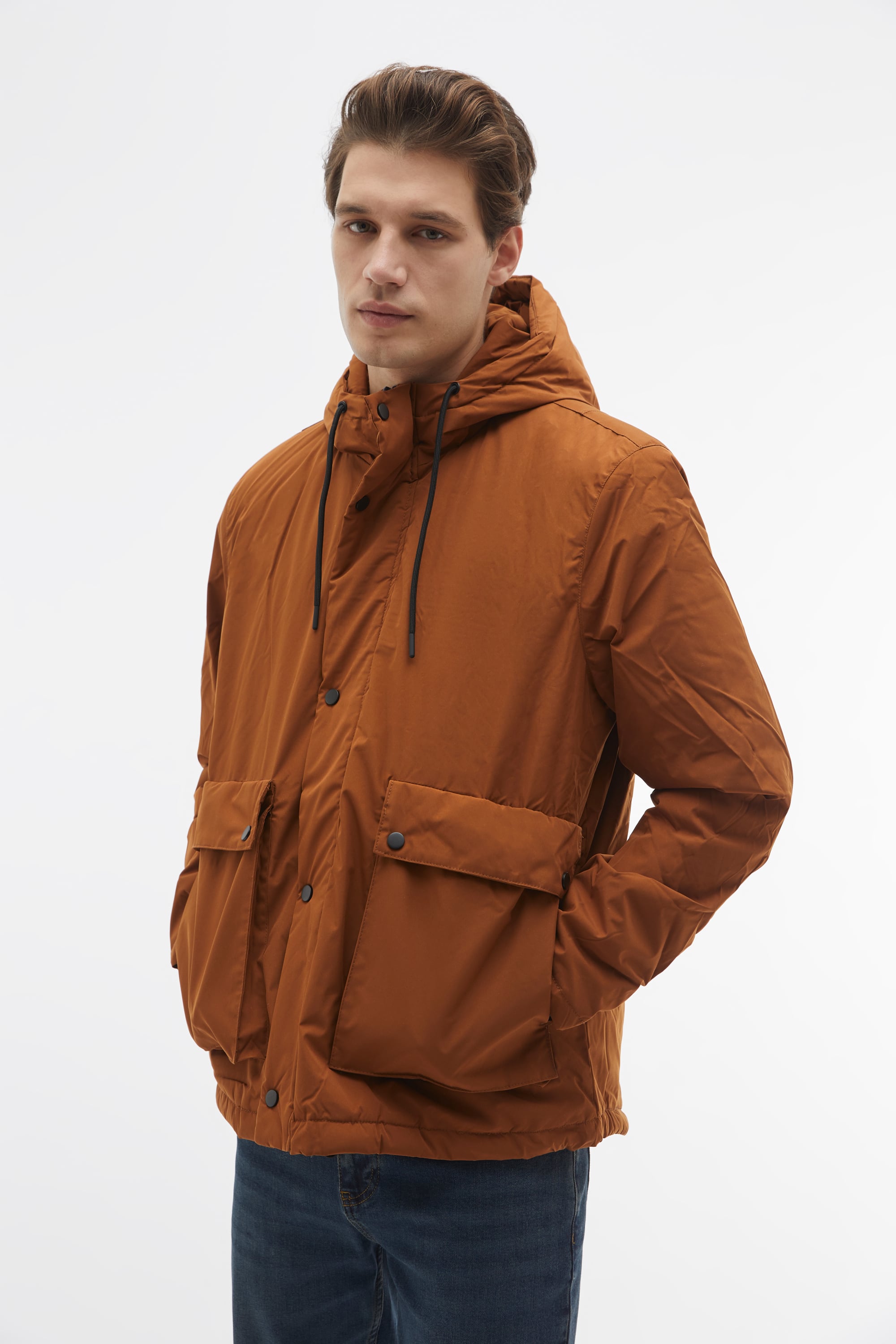 ÖN CEPLİ KAPÜŞONLU MONT