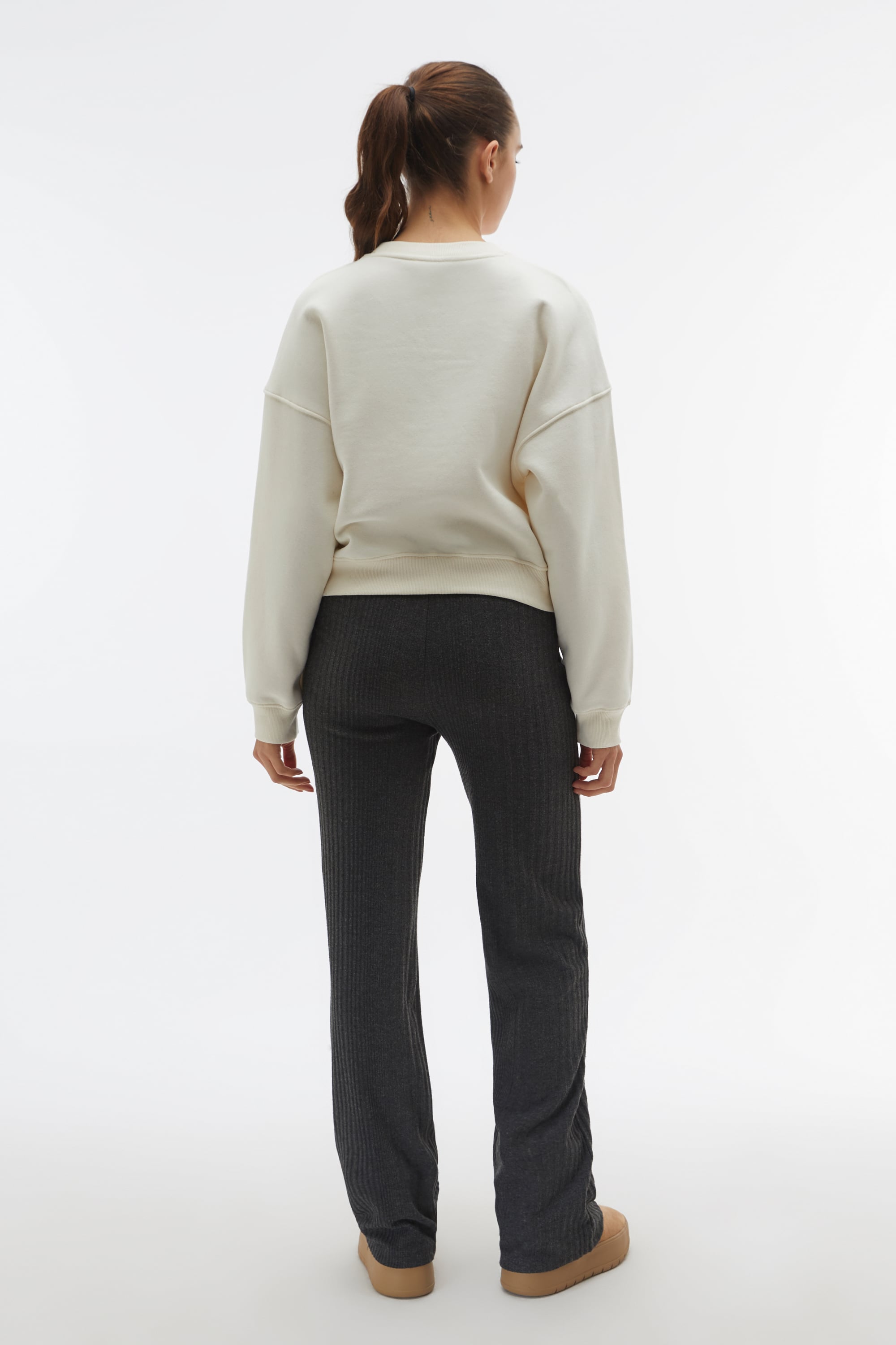 LOOSE FIT SWEATSHIRT