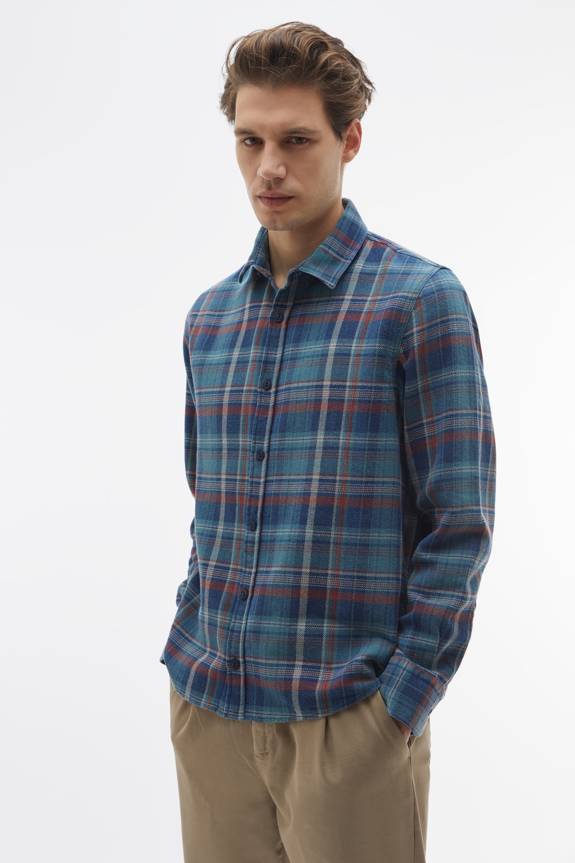 EKOSELİ REGULAR FIT UZUN KOLLU GÖMLEK