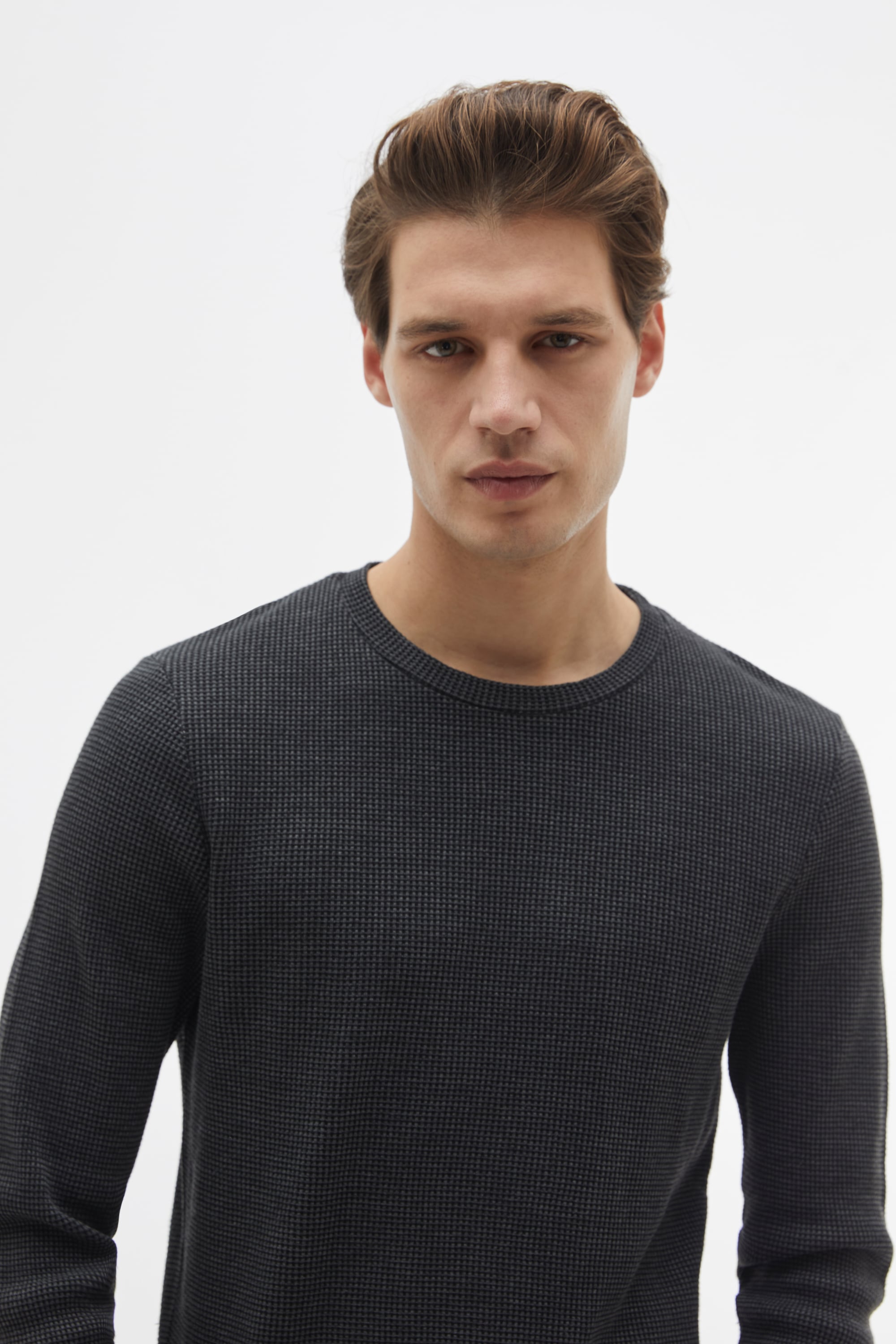 DOKULU BİSİKLET YAKA SWEATSHIRT