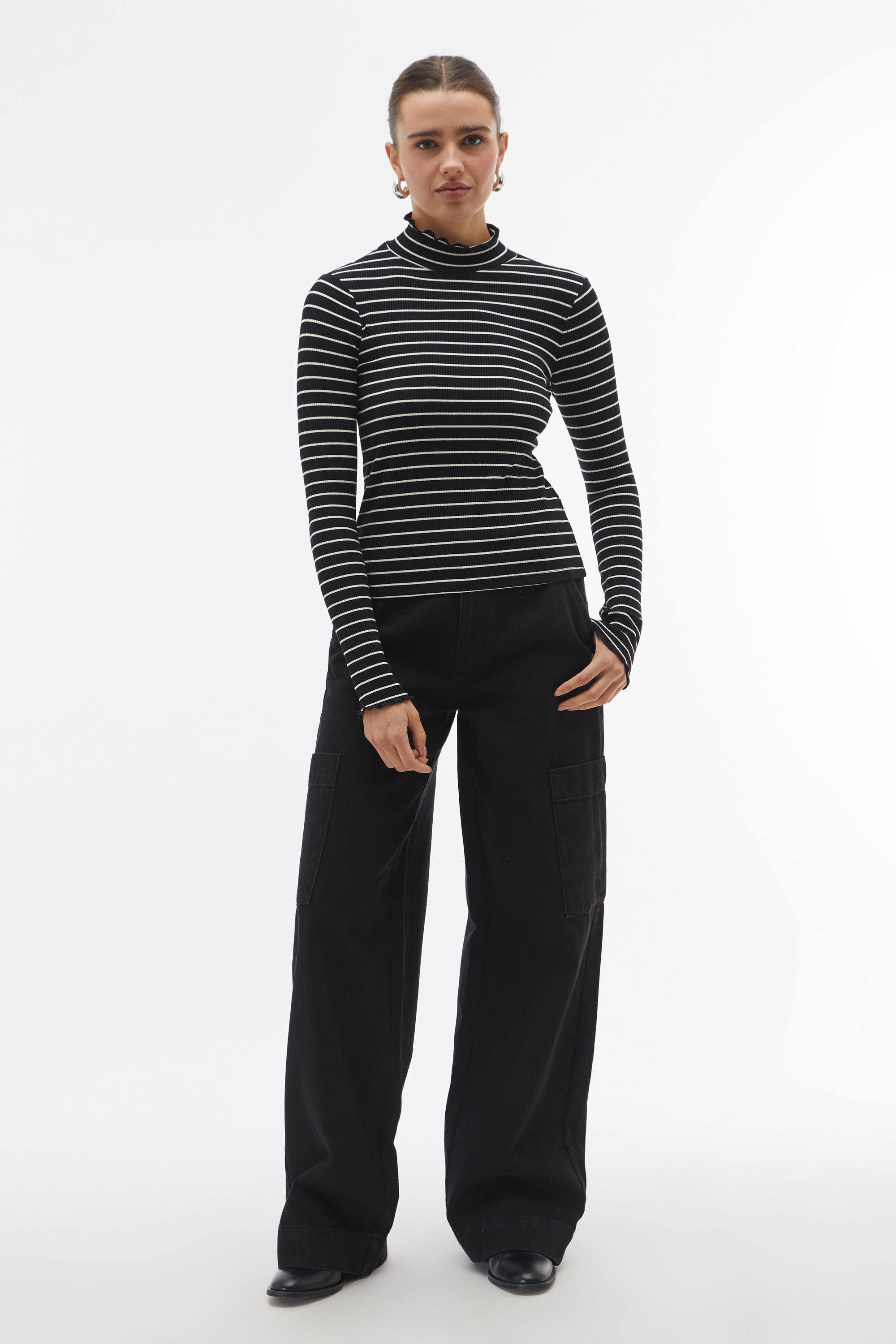 ÇİZGİLİ DİK YAKA BLUZ