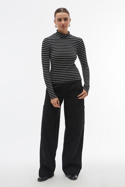 ÇİZGİLİ DİK YAKA BLUZ