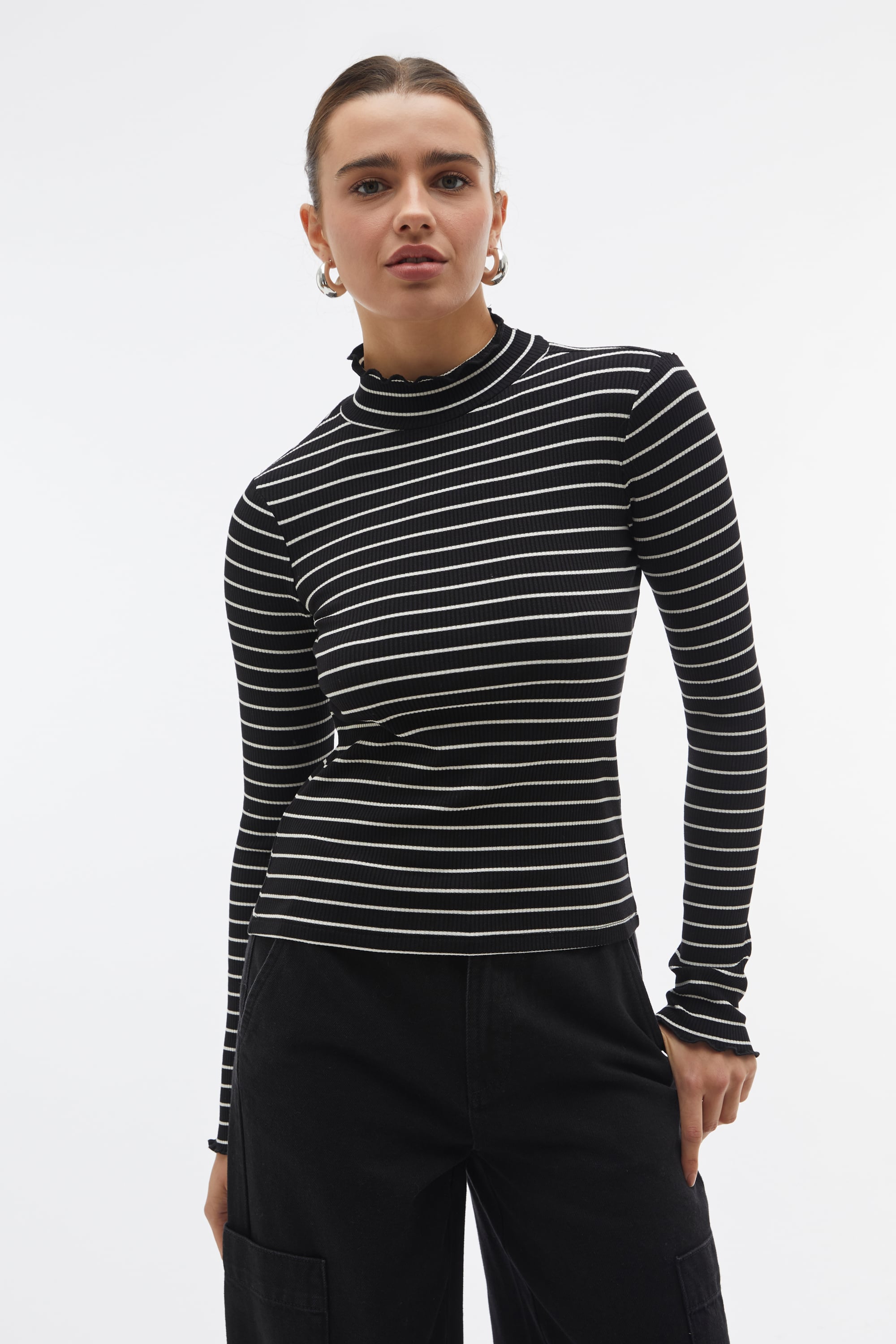 ÇİZGİLİ DİK YAKA BLUZ