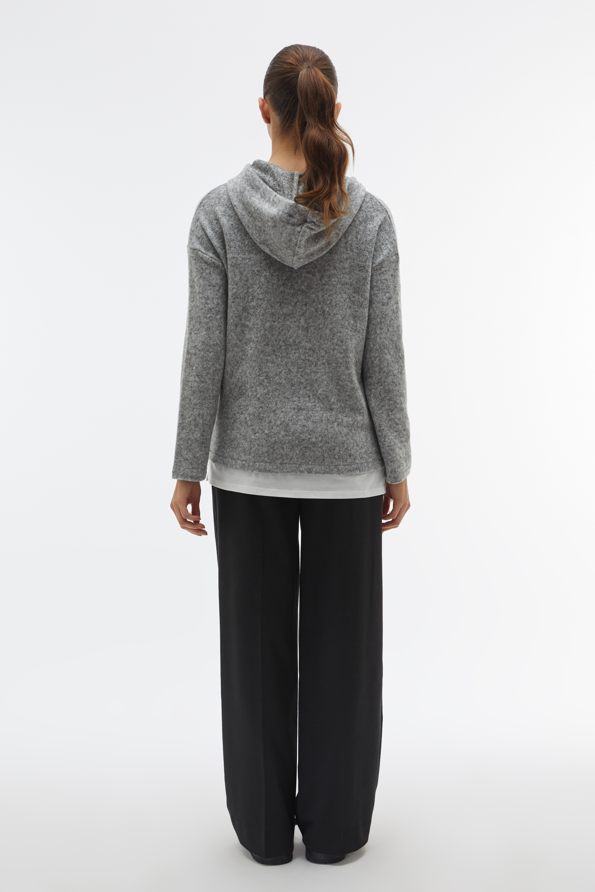 YUMUŞAK DOKULU SİMLİ KAPÜŞONLU SWEATSHIRT