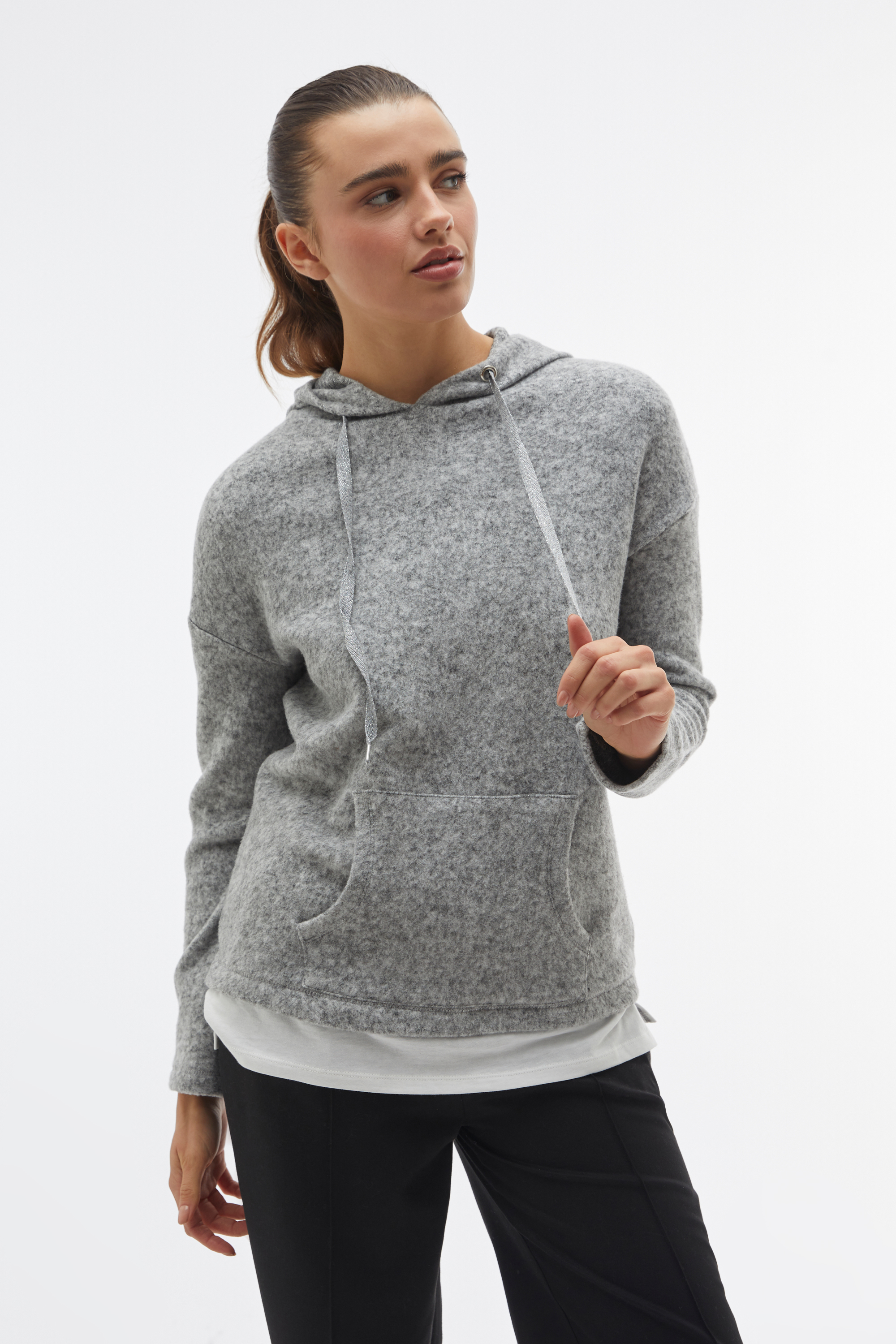 YUMUŞAK DOKULU SİMLİ KAPÜŞONLU SWEATSHIRT