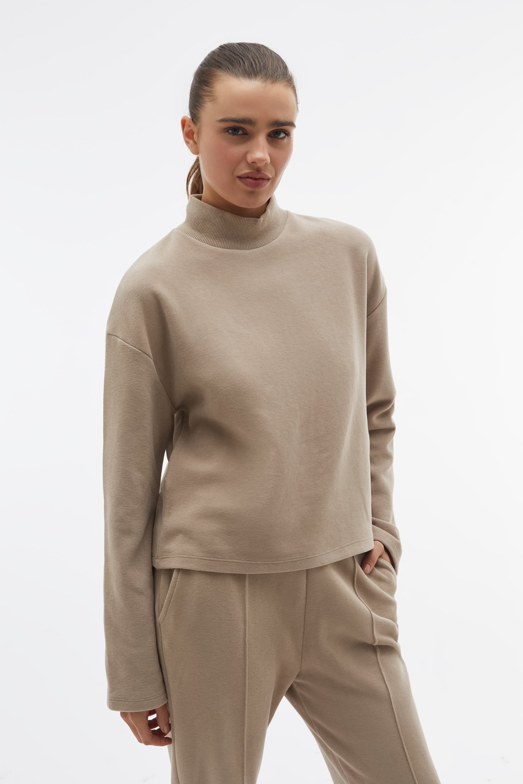 DİK YAKA LOOSE FIT SWEATSHIRT