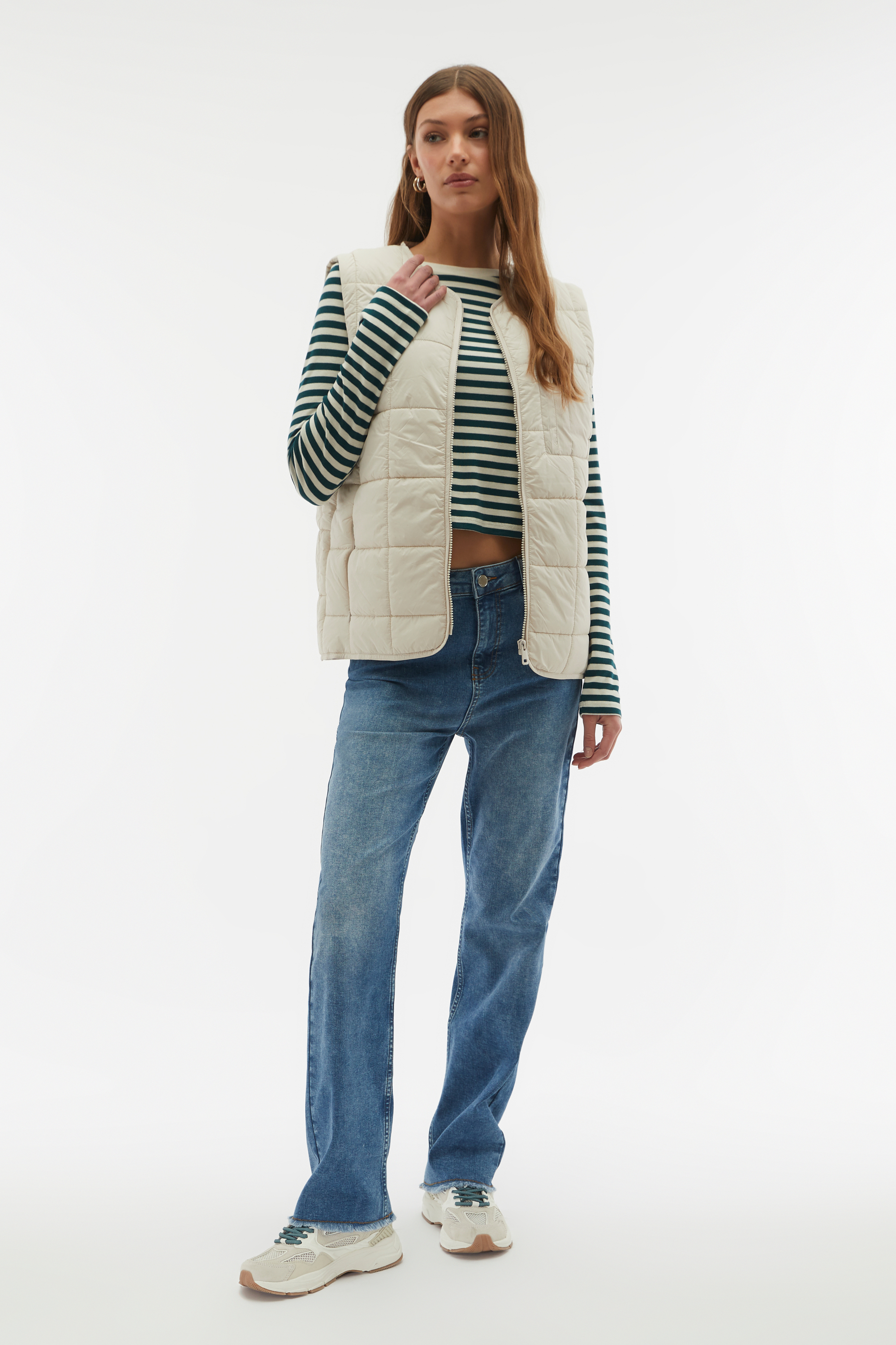 KAPİTONELİ CEPLİ YELEK