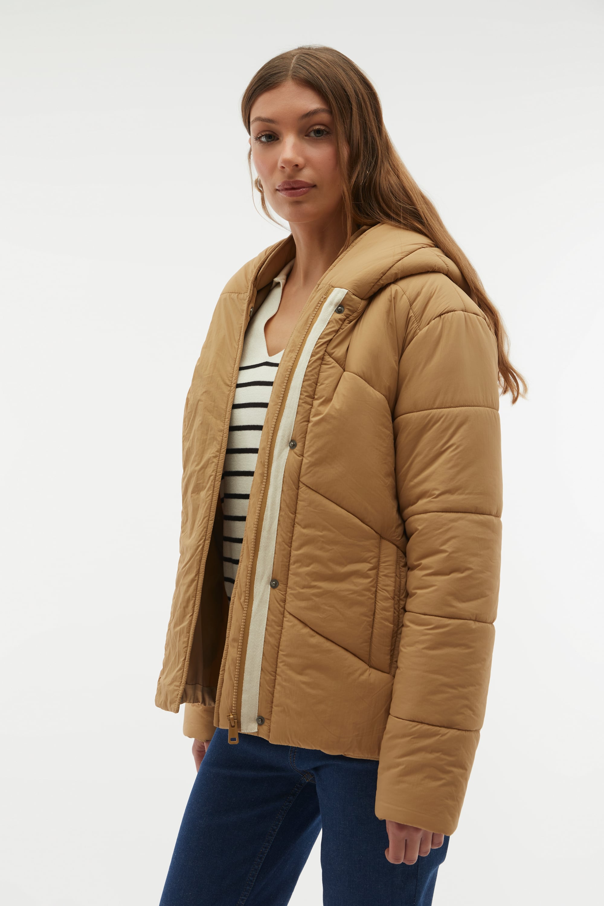 KAPİTONELİ ŞİŞME MONT