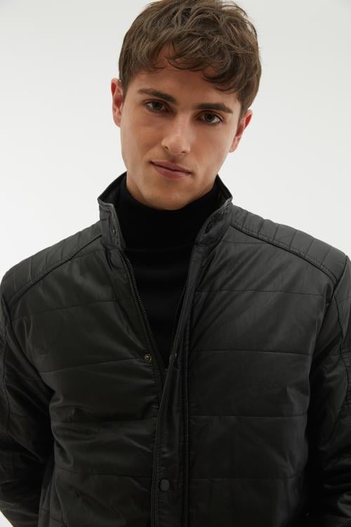 DERİ GÖRÜNÜMLÜ KAPİTONELİ CASUAL CEKET