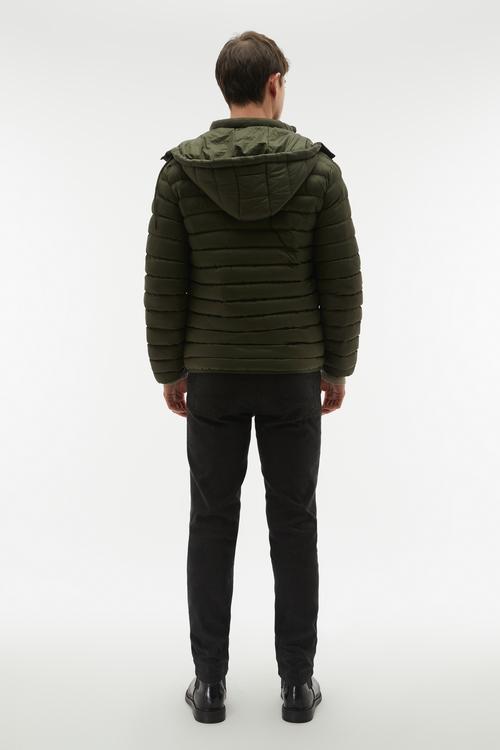  KAPİTONELİ DİK YAKA KAPÜŞONLU ŞİŞME MONT