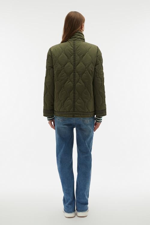  KAPİTONELİ DİK YAKA MONT