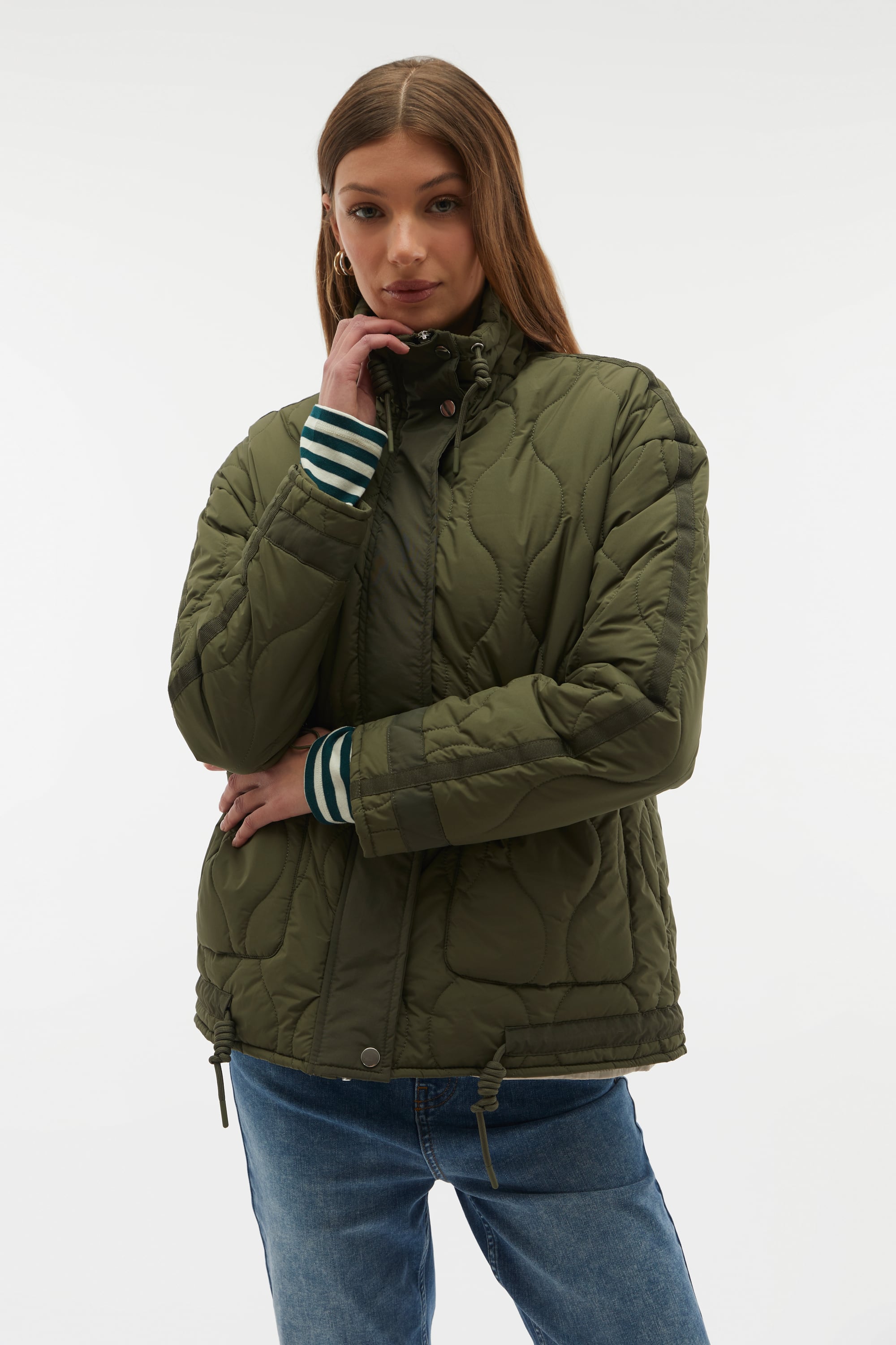 KAPİTONELİ DİK YAKA MONT