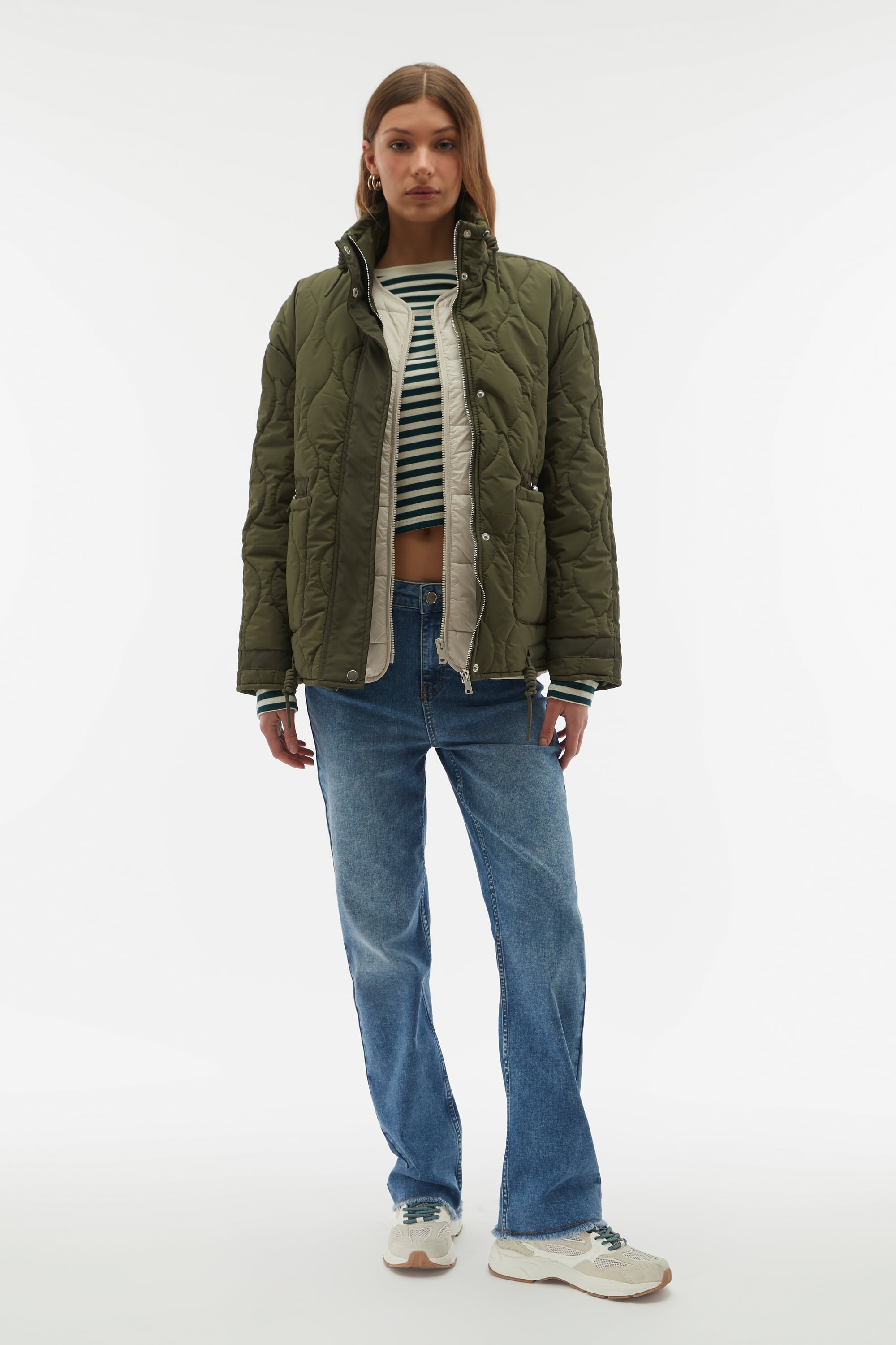 KAPİTONELİ DİK YAKA MONT