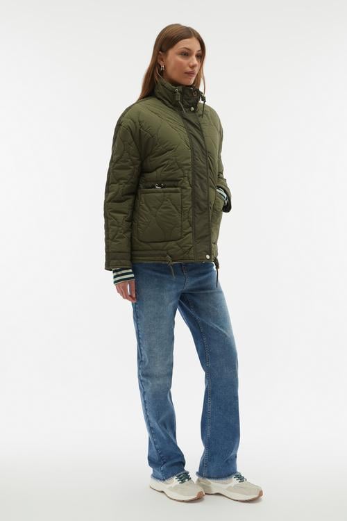  KAPİTONELİ DİK YAKA MONT