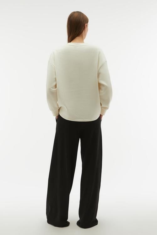  SİMLİ TAŞ İŞLEMELİ SWEATSHIRT