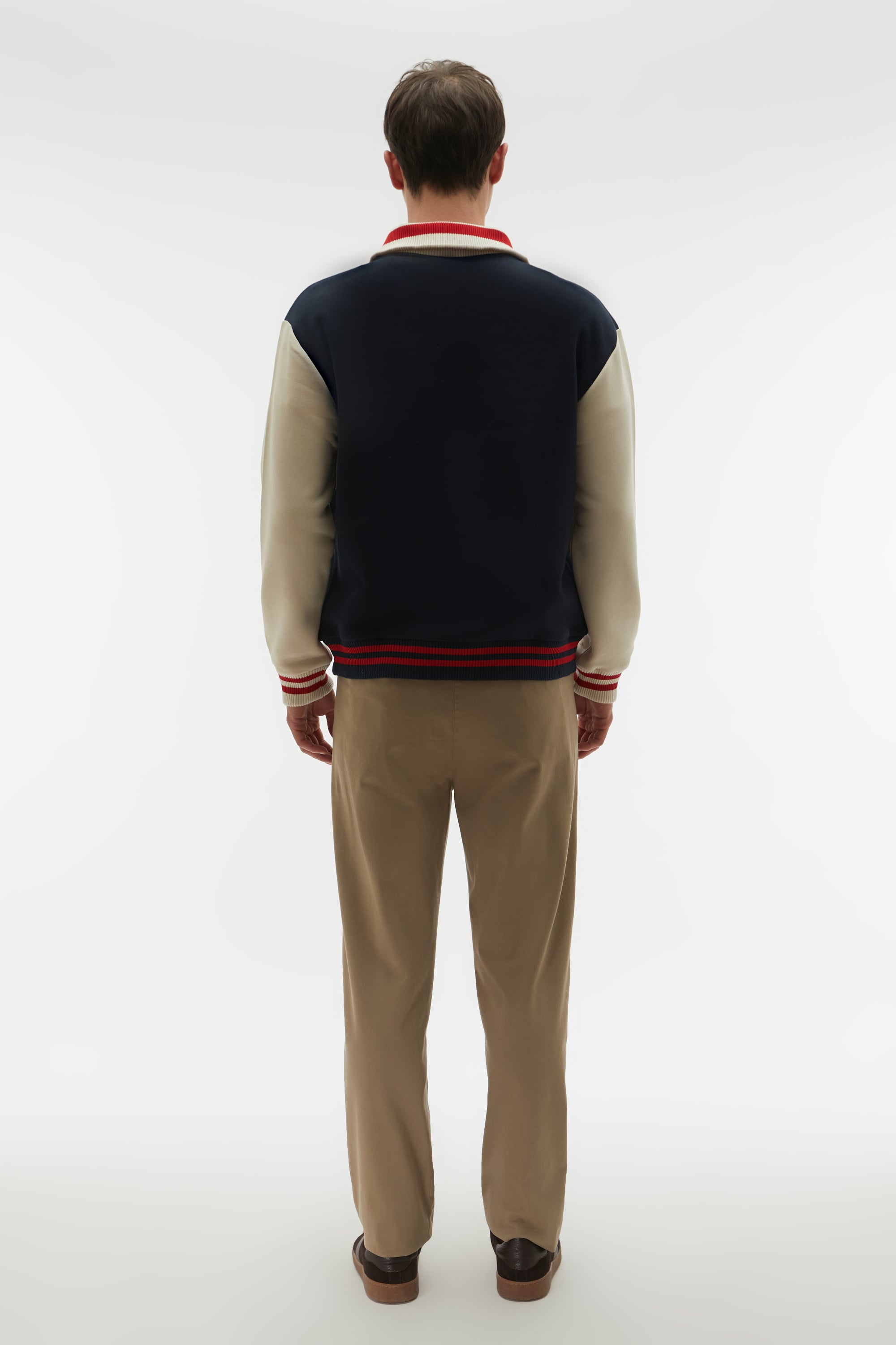 KOLEJ MODEL NAKIŞLI OVERSIZE SWEATSHIRT