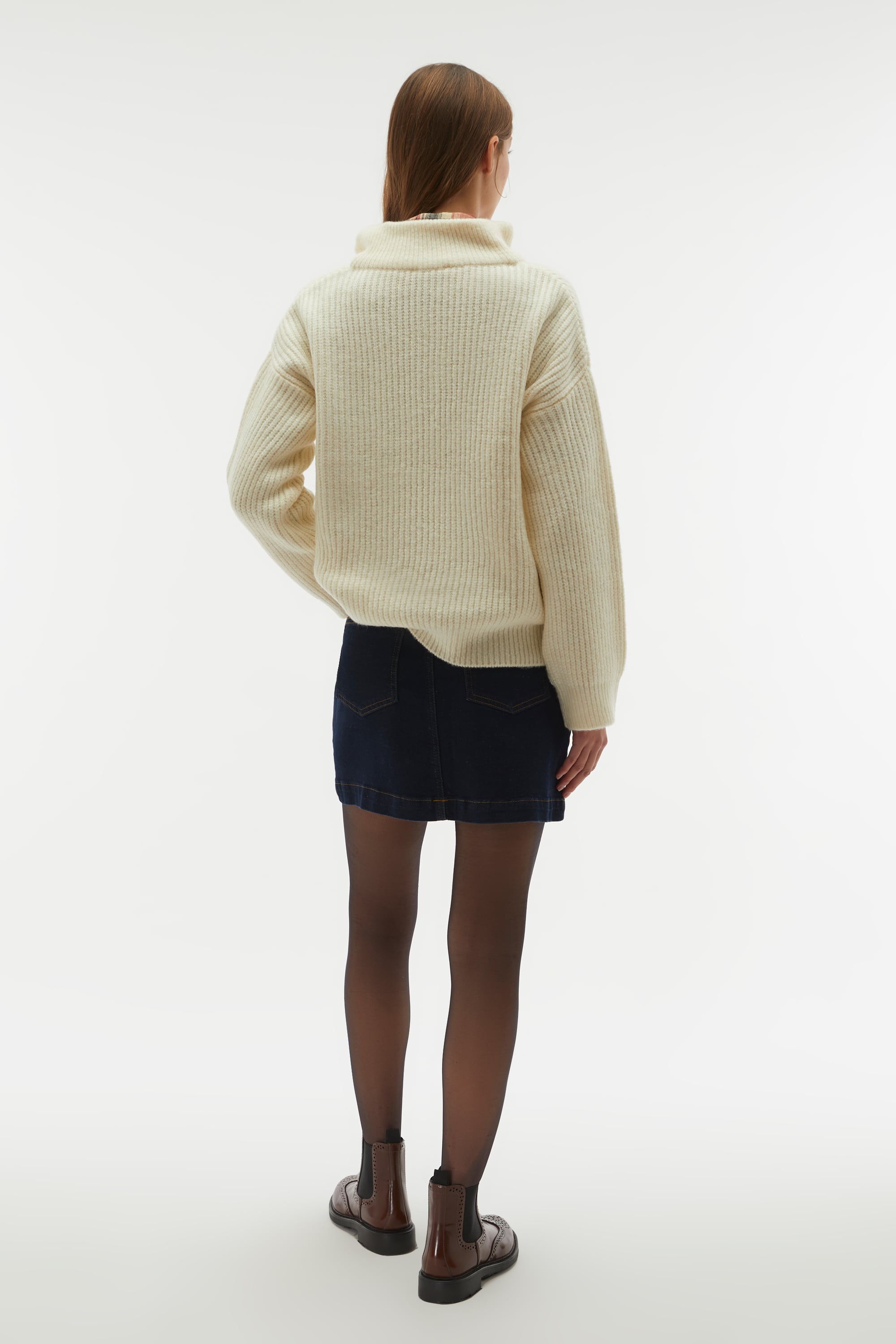 DİK YAKA FERMUARLI KAZAK