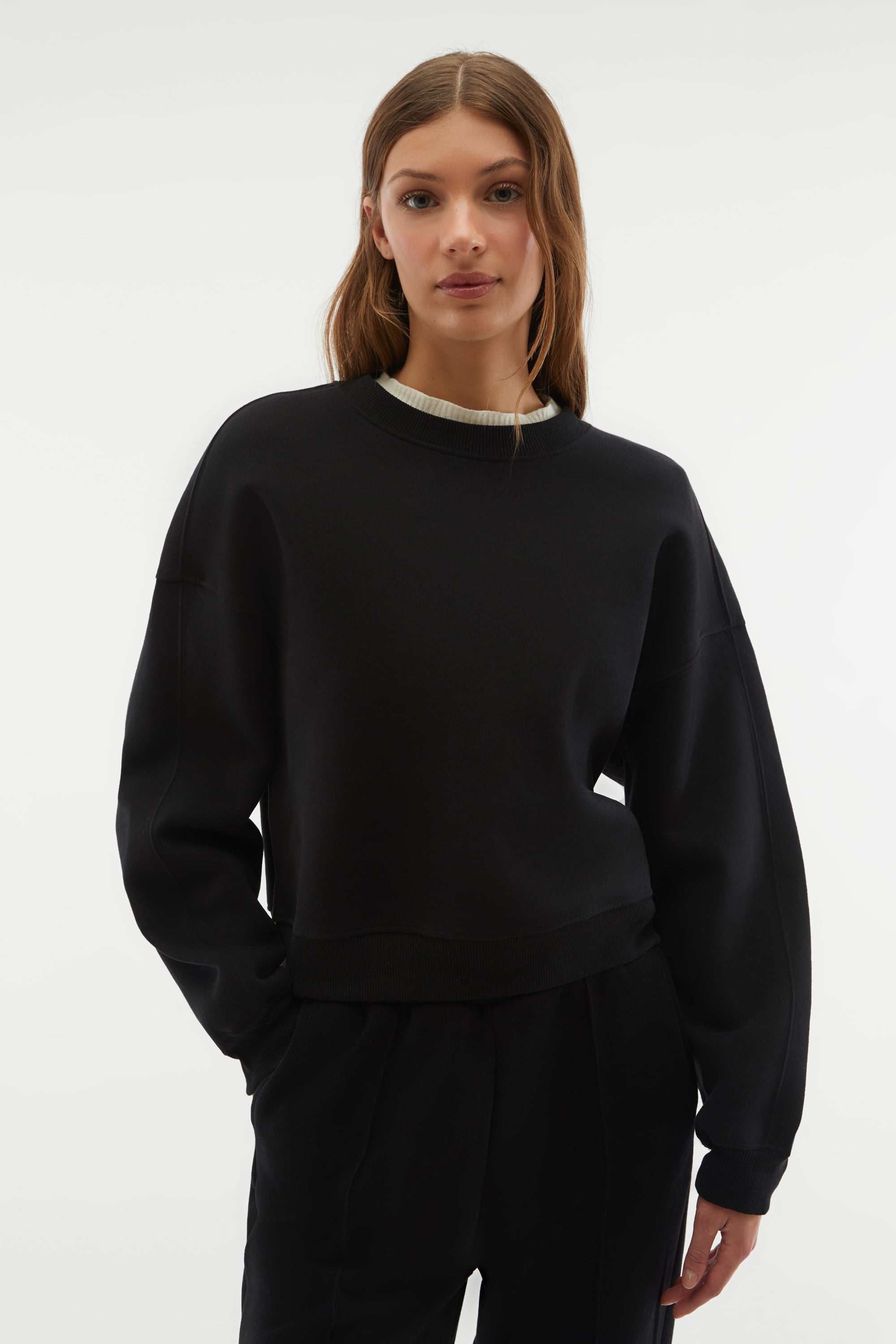 LOOSE FIT SWEATSHIRT