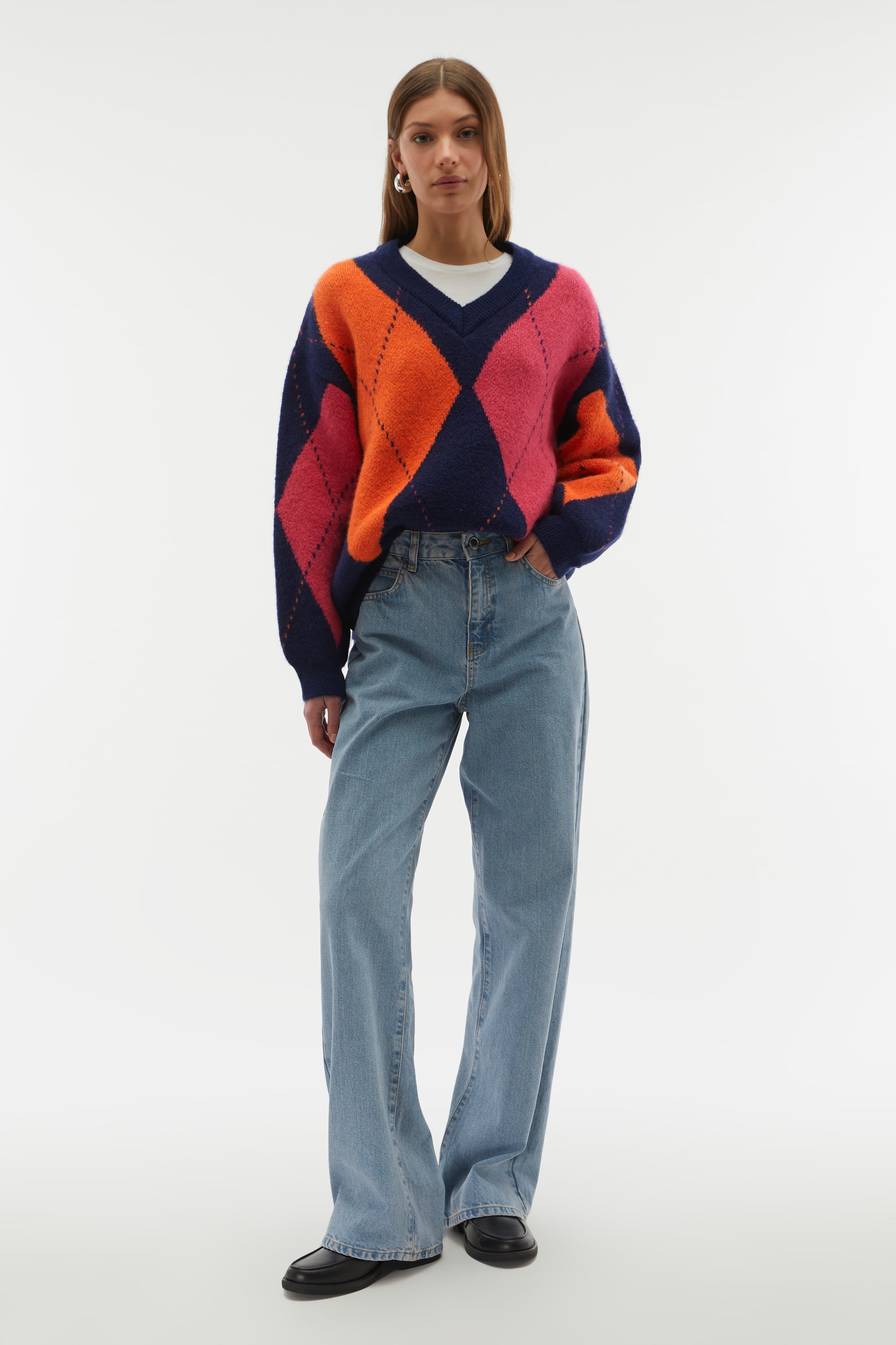 BAKLAVA DESENLİ JAKARLI V YAKA KAZAK